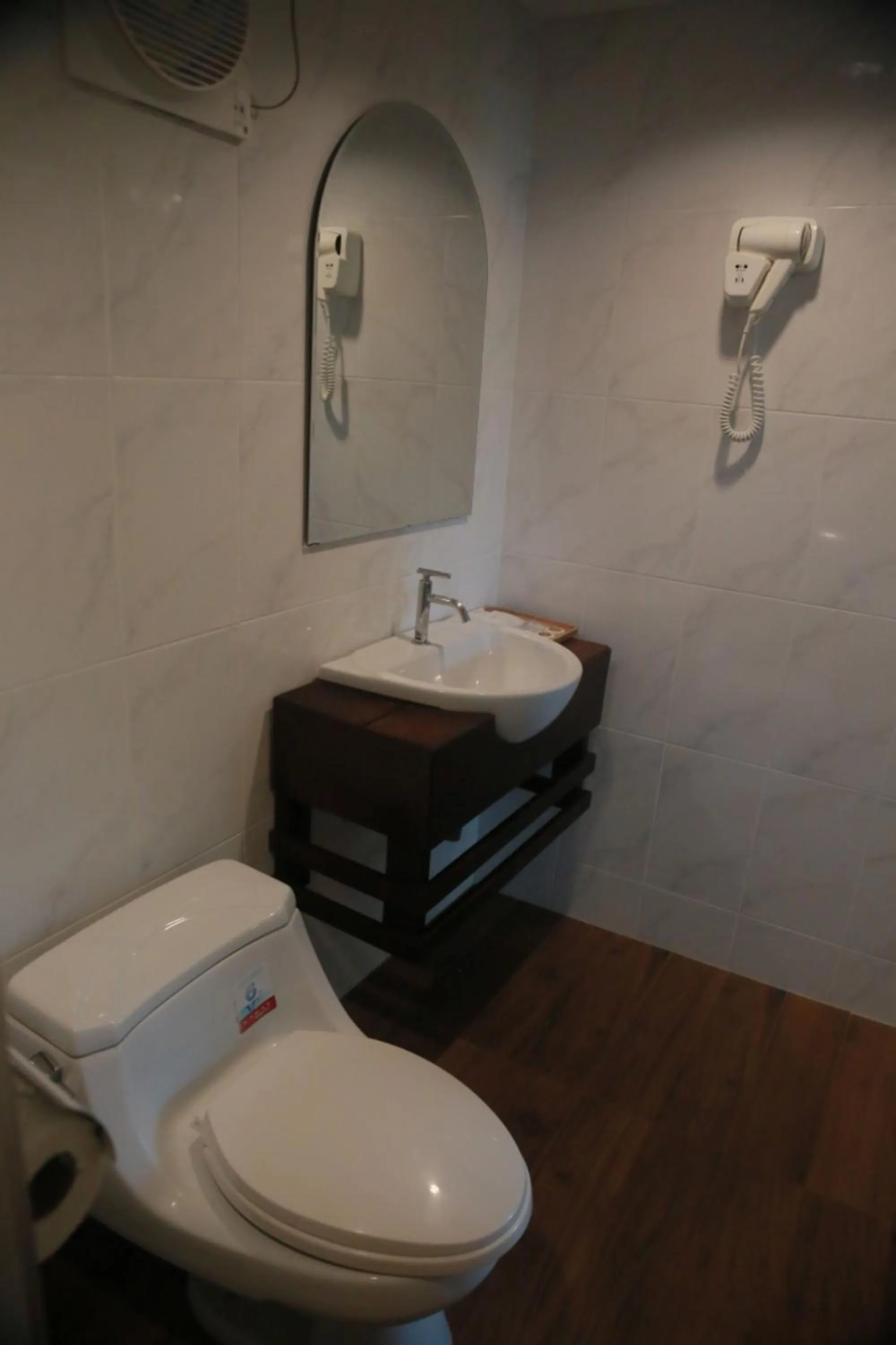 Bathroom in Rock and Tree House Resort