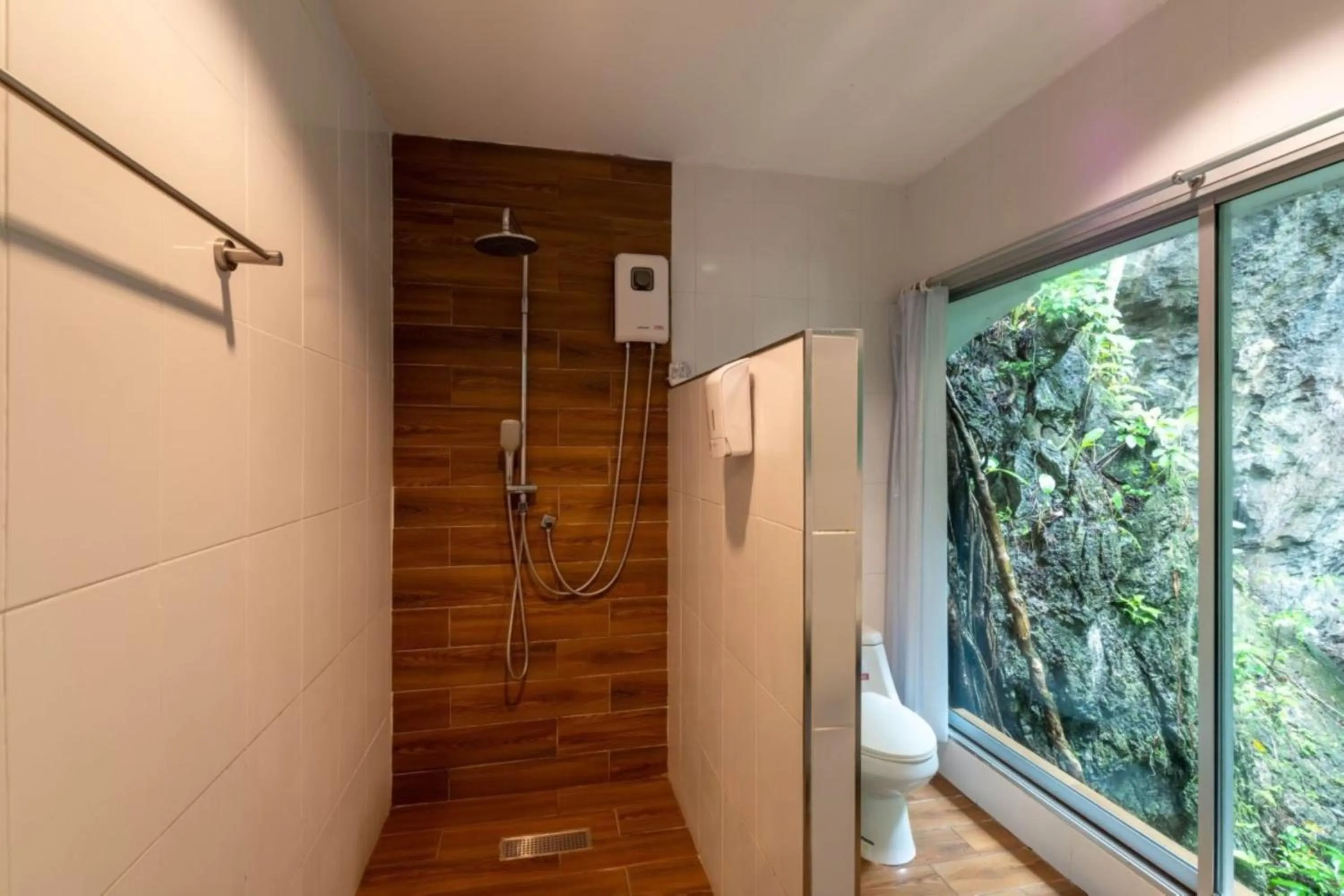 Shower in Rock and Tree House Resort