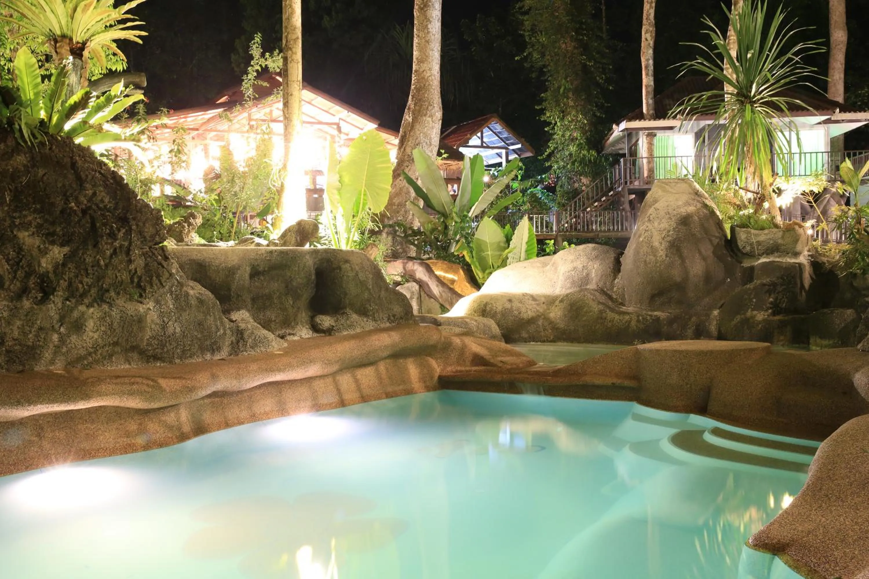 Swimming pool in Rock and Tree House Resort