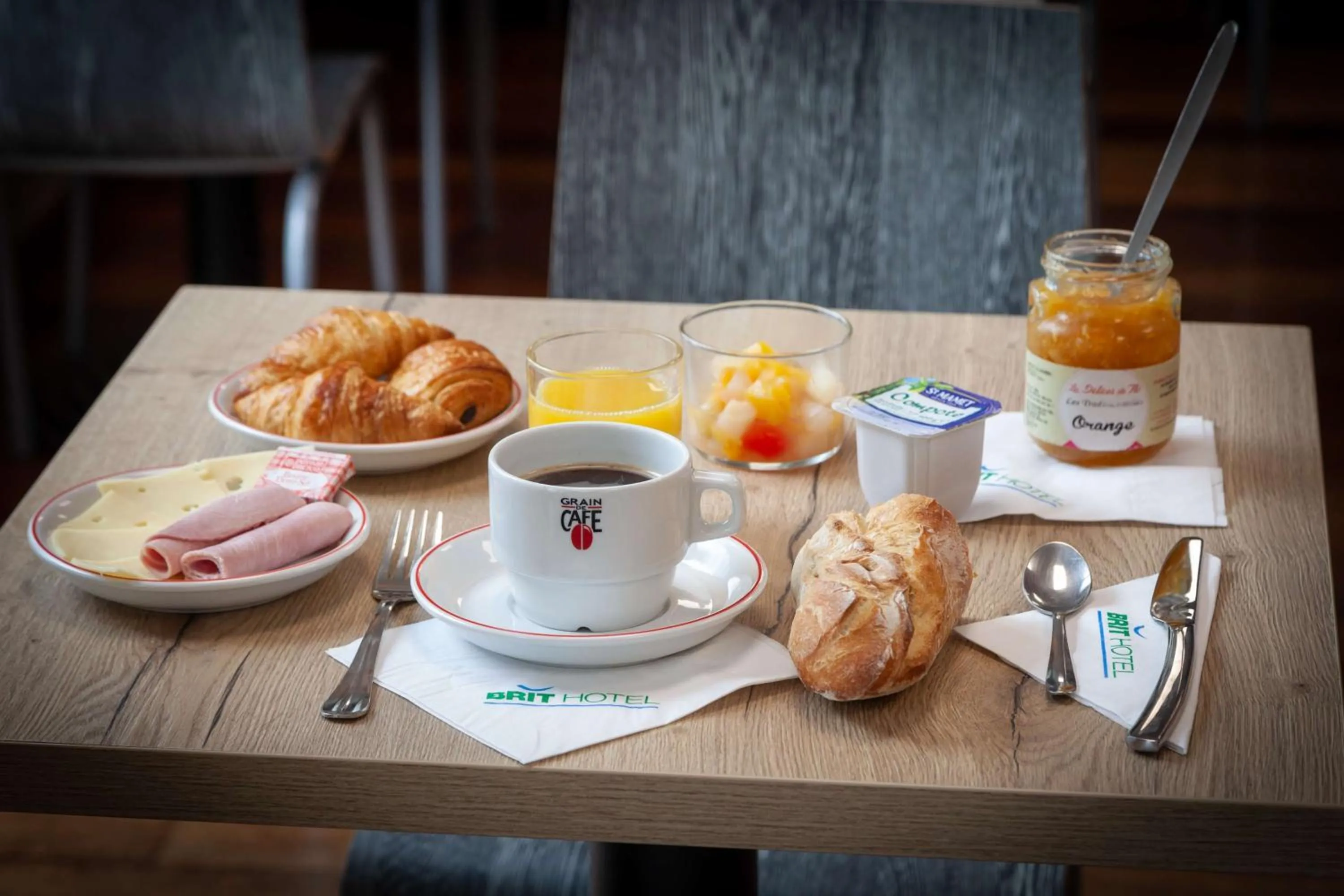 Breakfast in Brit Hotel Saumur