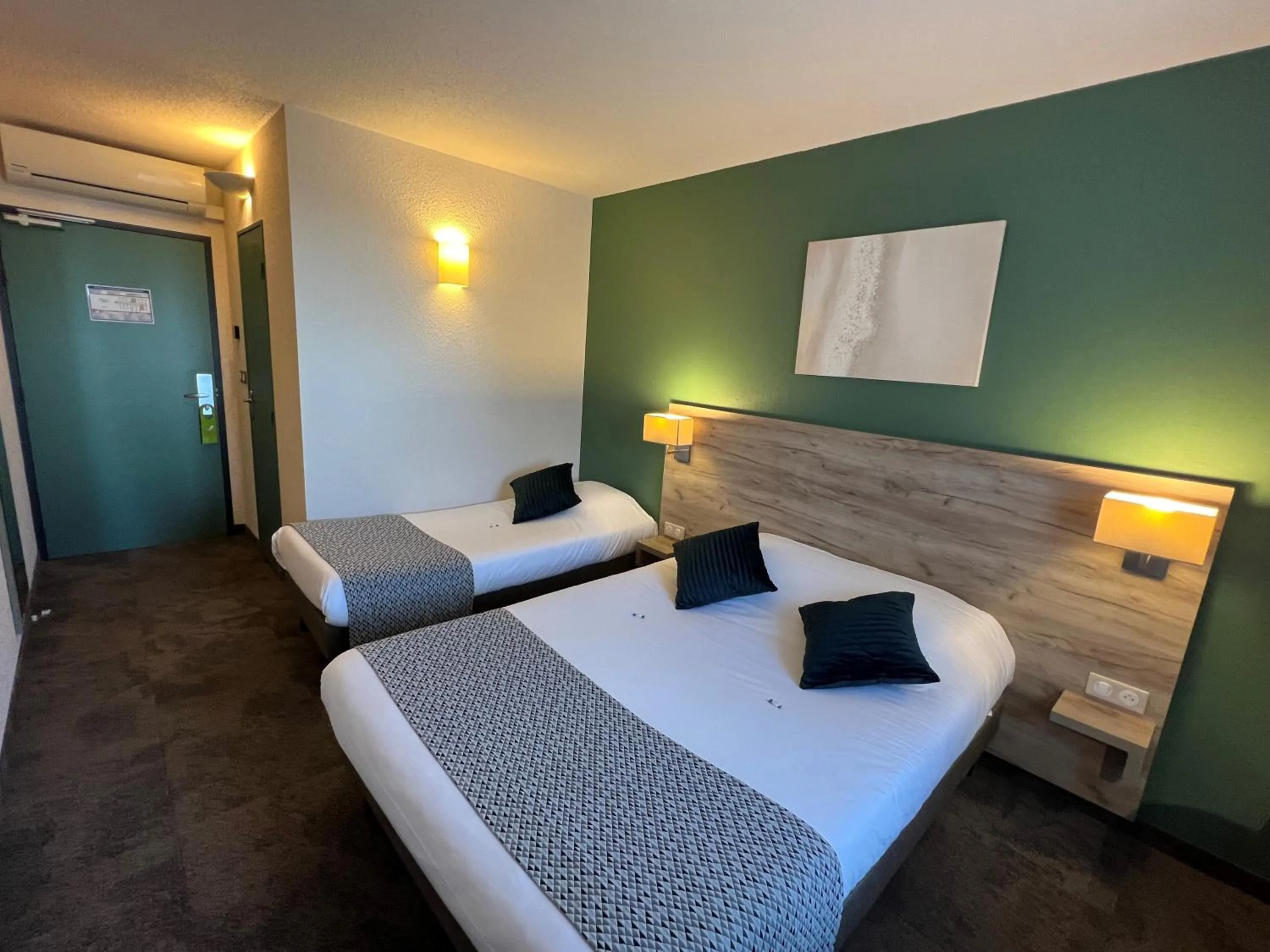 Photo of the whole room, Bed in Brit Hotel Saumur