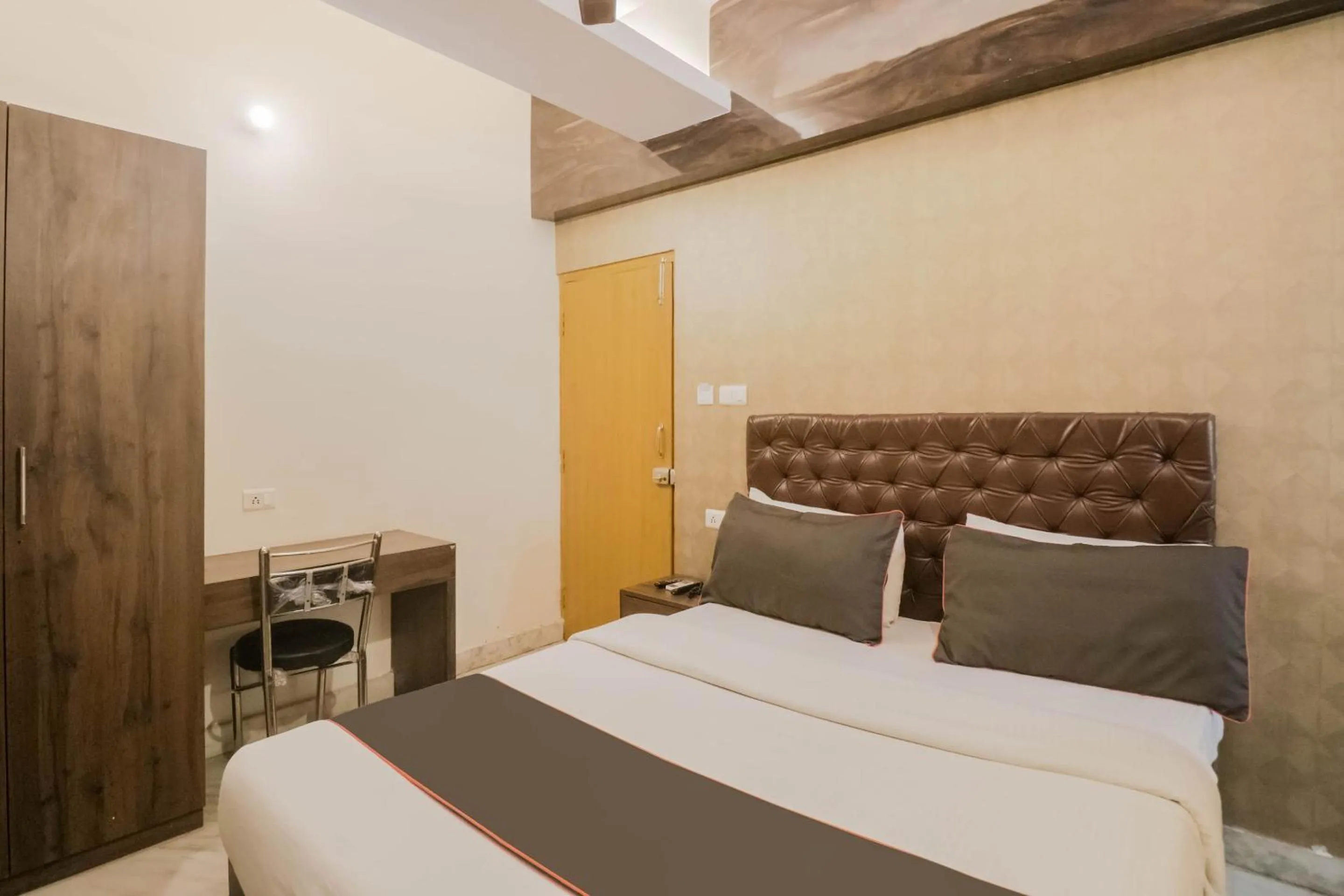 Bedroom, Bed in Collection O Kewal Palace Hyderabad Gate