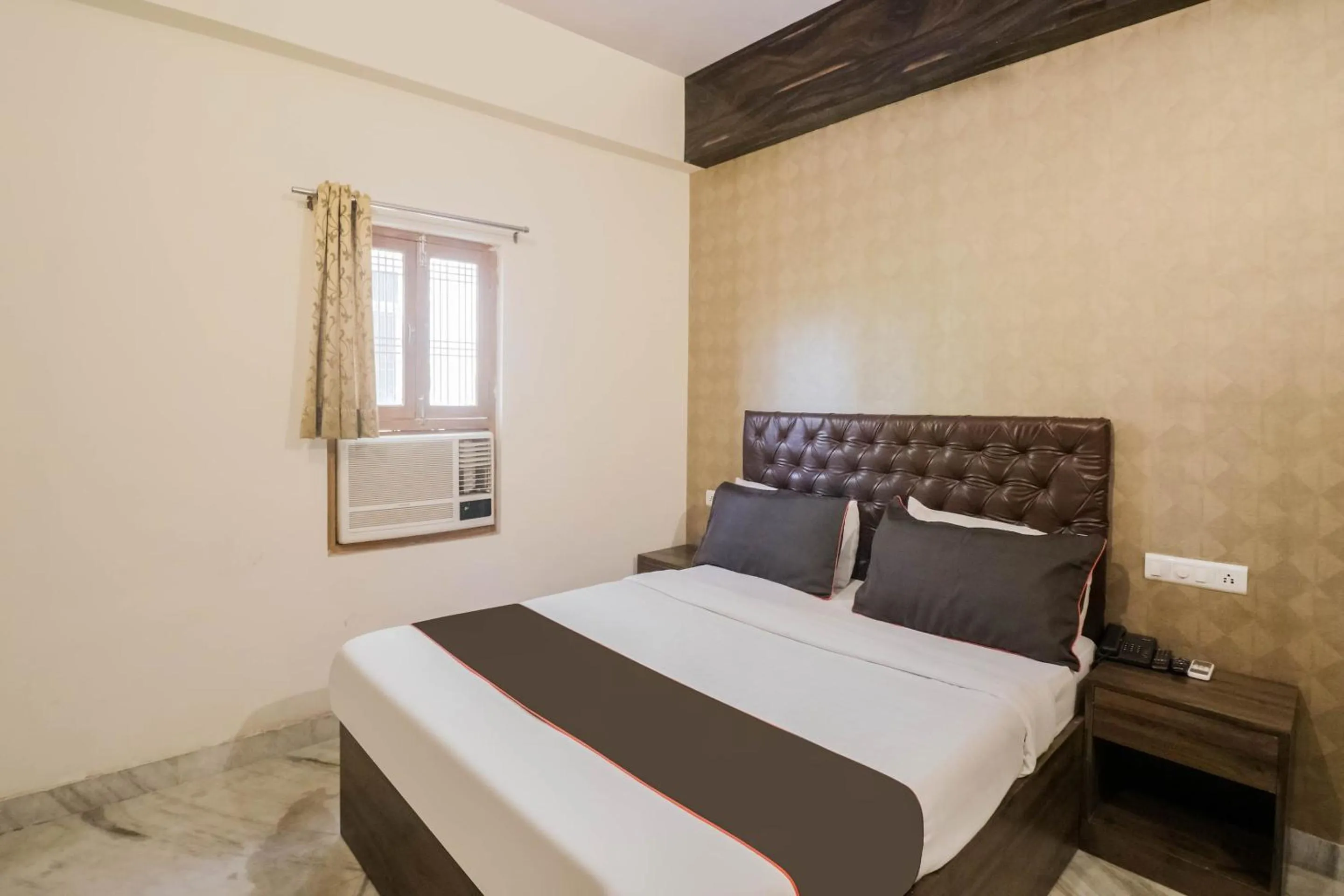 Bedroom, Bed in Collection O Kewal Palace Hyderabad Gate