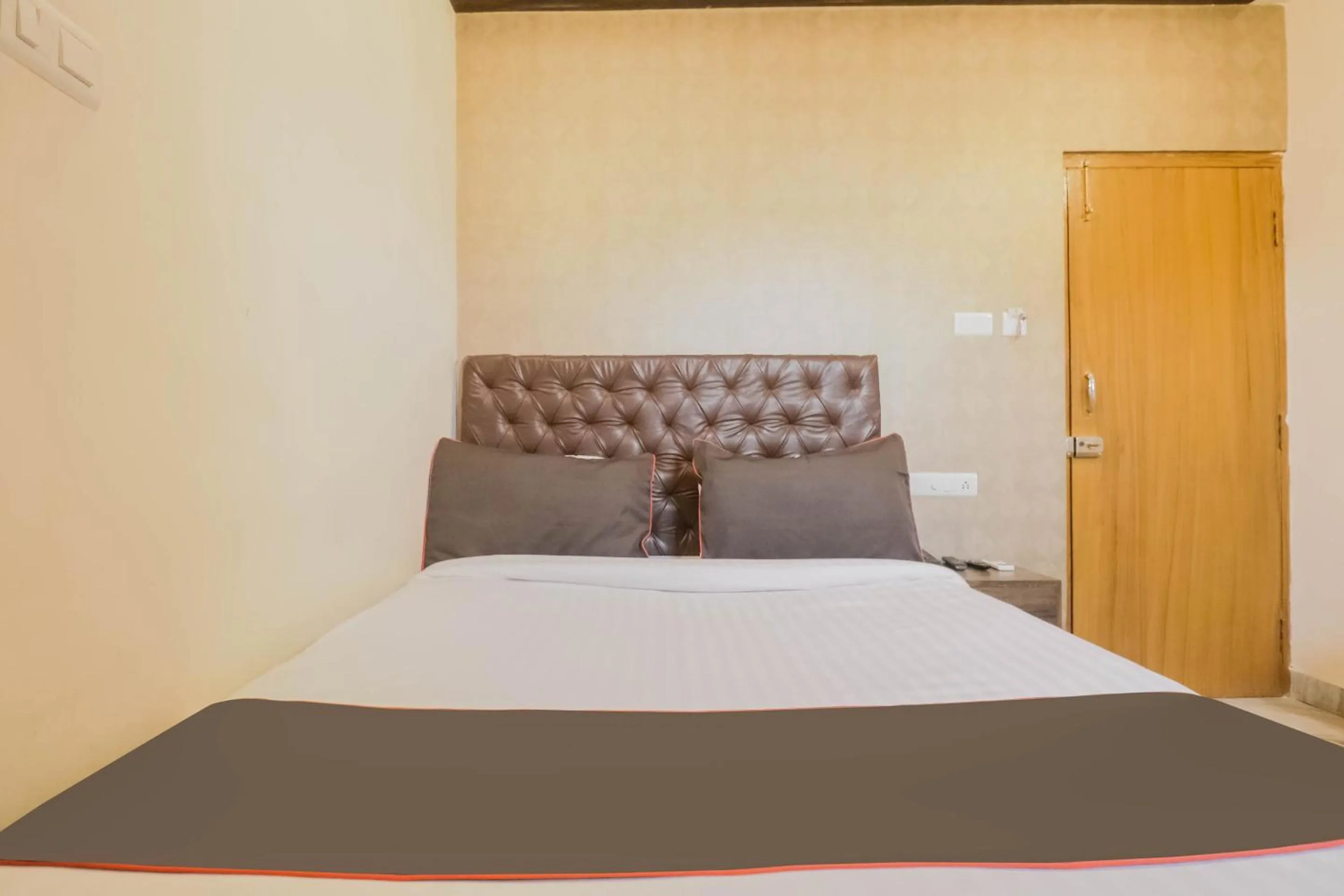 Bedroom, Bed in Collection O Kewal Palace Hyderabad Gate