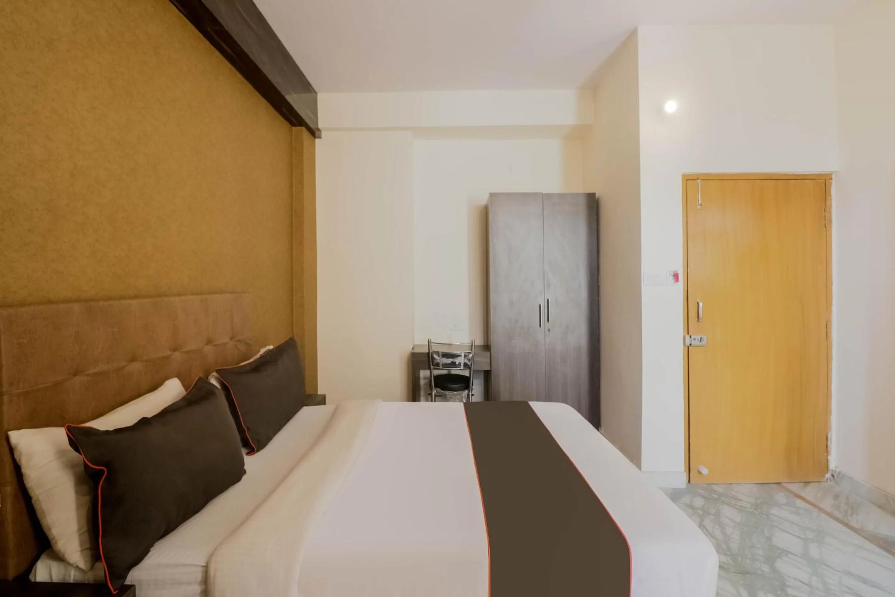 Bedroom, Bed in Collection O Kewal Palace Hyderabad Gate