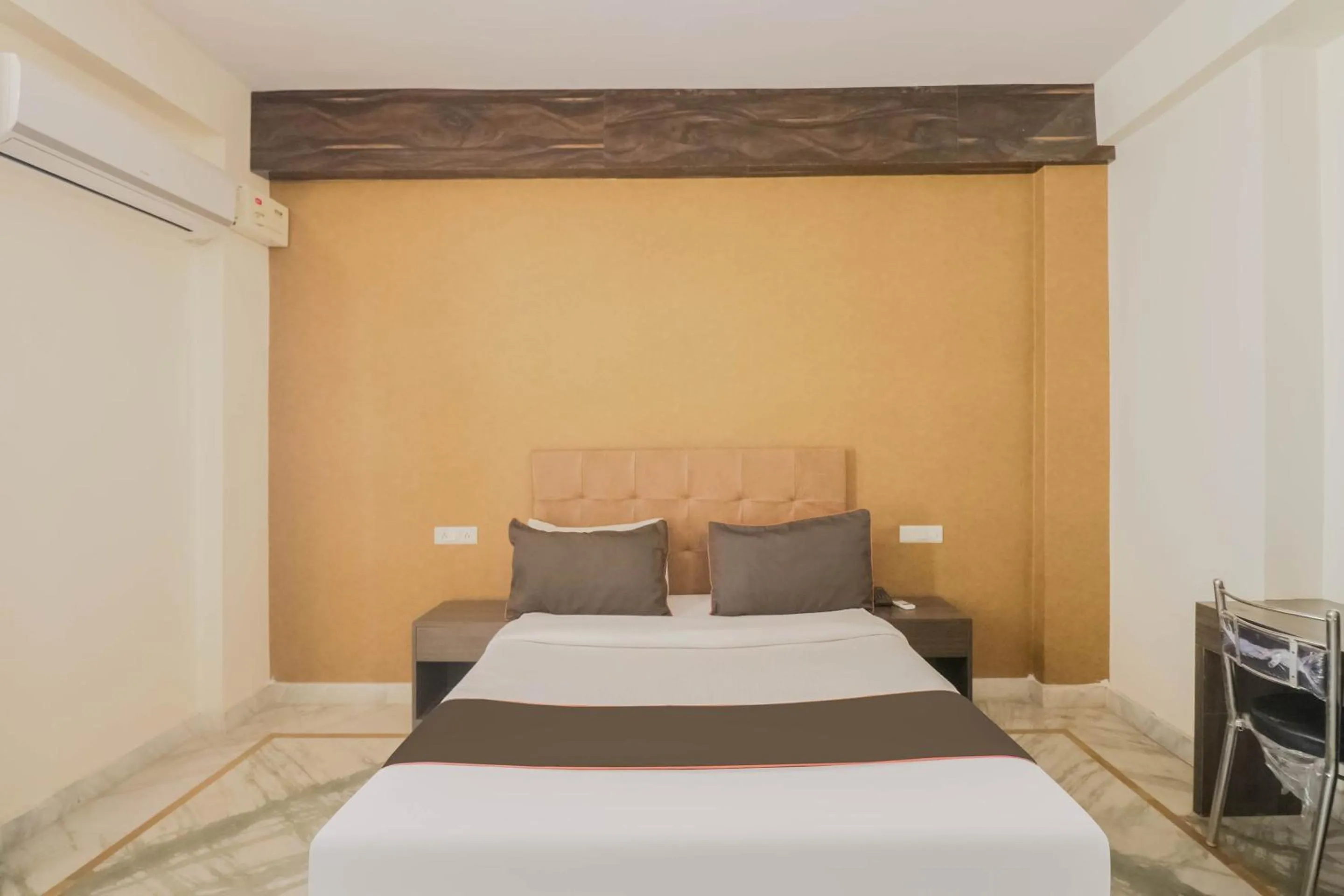 Bedroom, Bed in Collection O Kewal Palace Hyderabad Gate