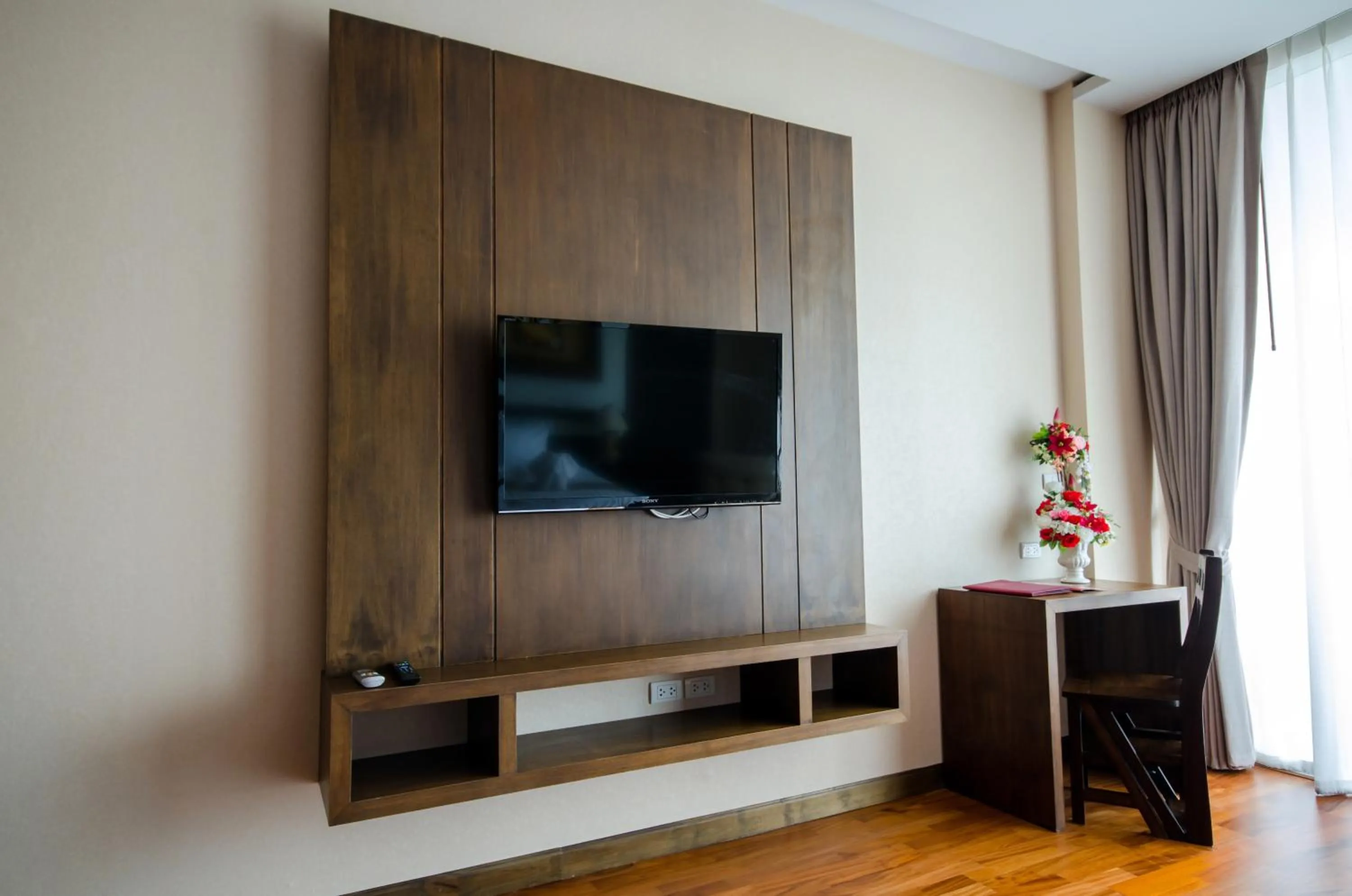 TV and multimedia in Khammon Lanna Resort Chiang Mai