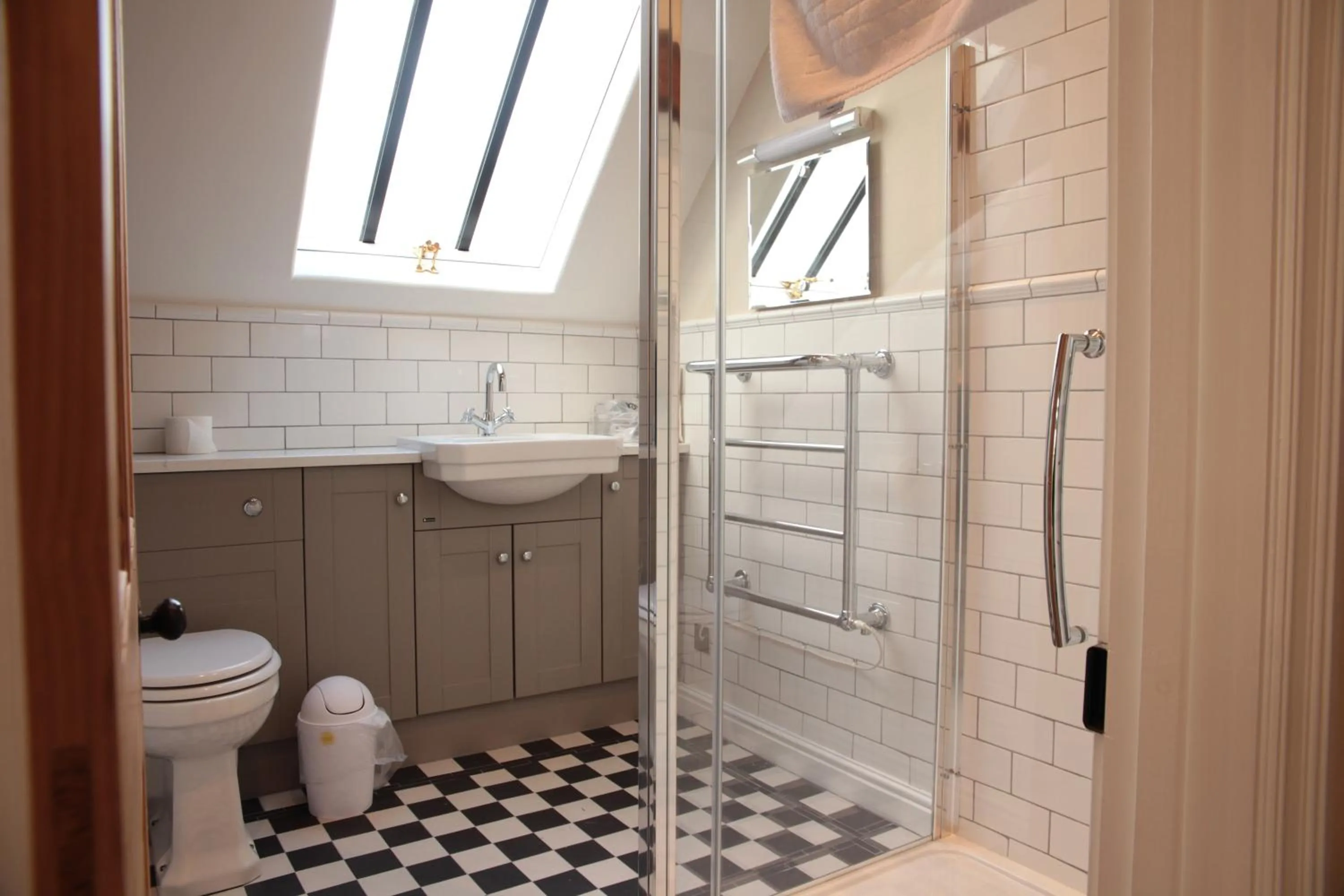 Bathroom in Y Capel Guest House