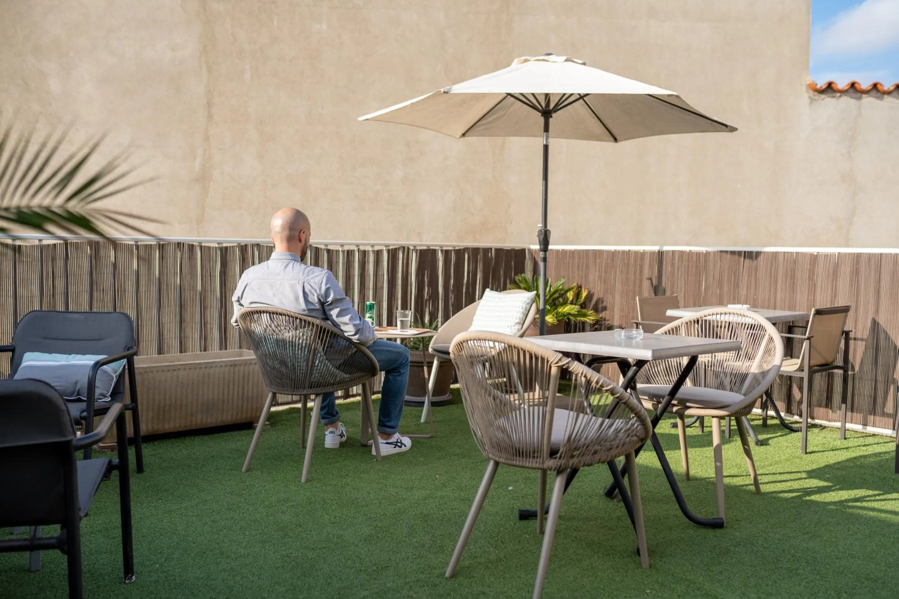 Patio in The Originals City, Hôtel Mondial, Perpignan