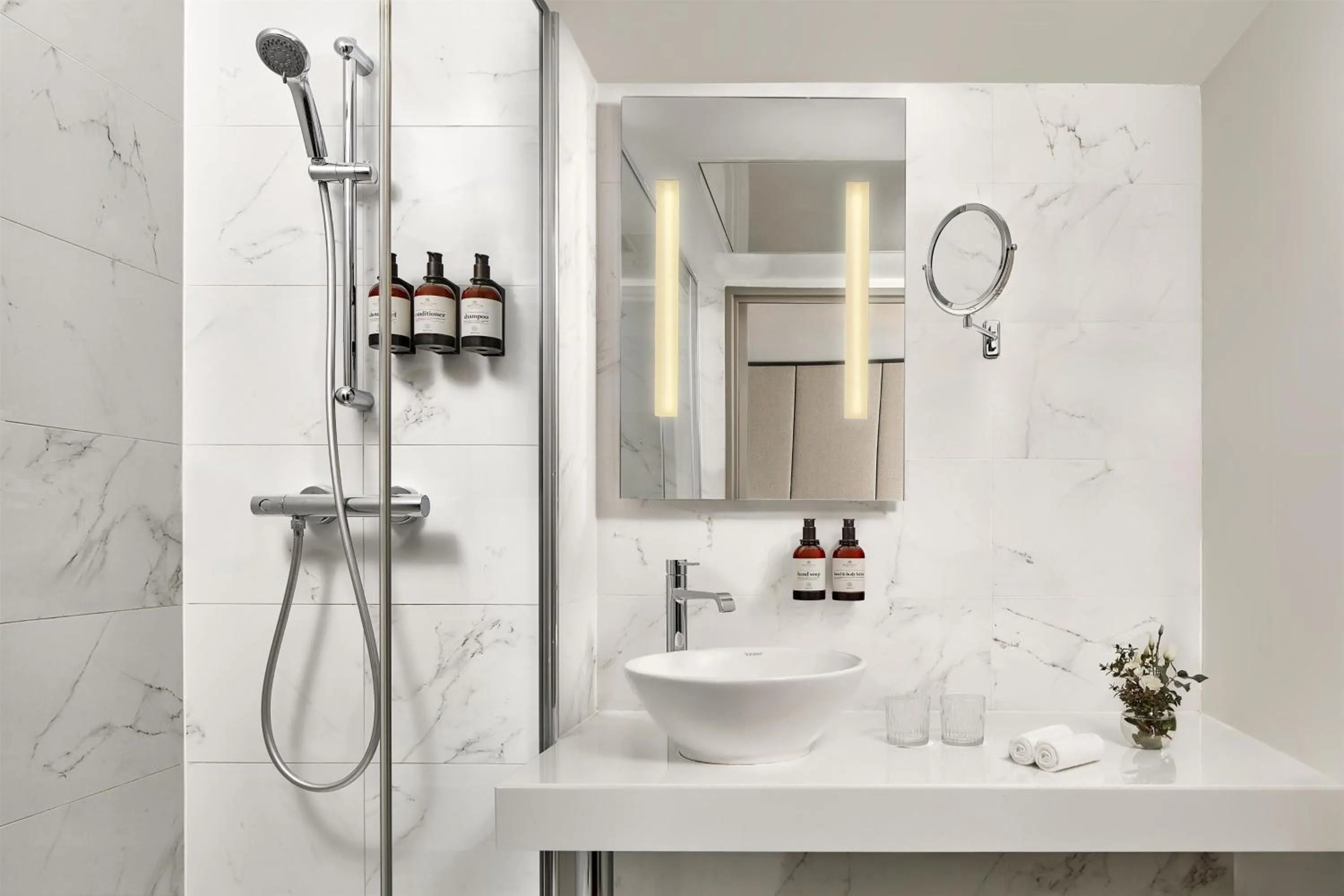 Bathroom in NH Collection Paris Ponthieu Champs-Élysées