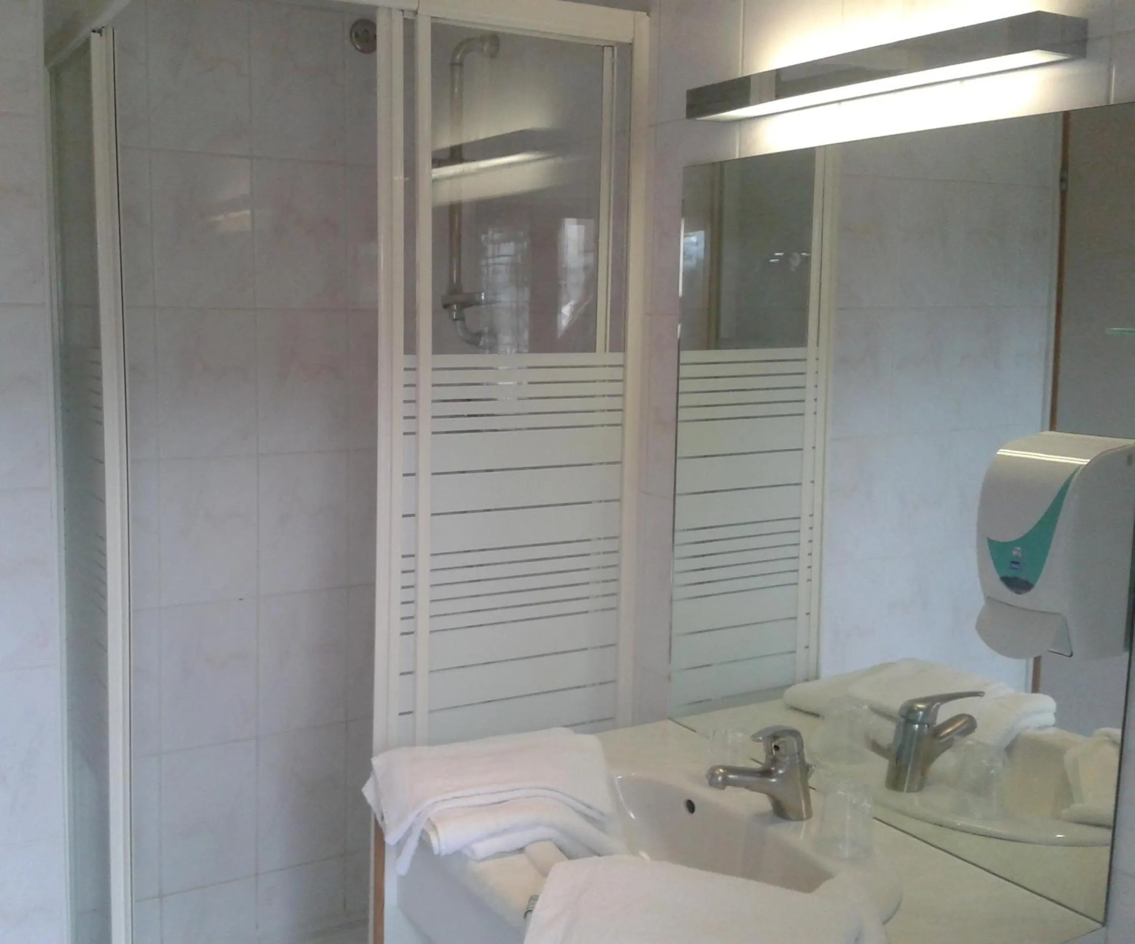 Bathroom in Hotel Val Joly