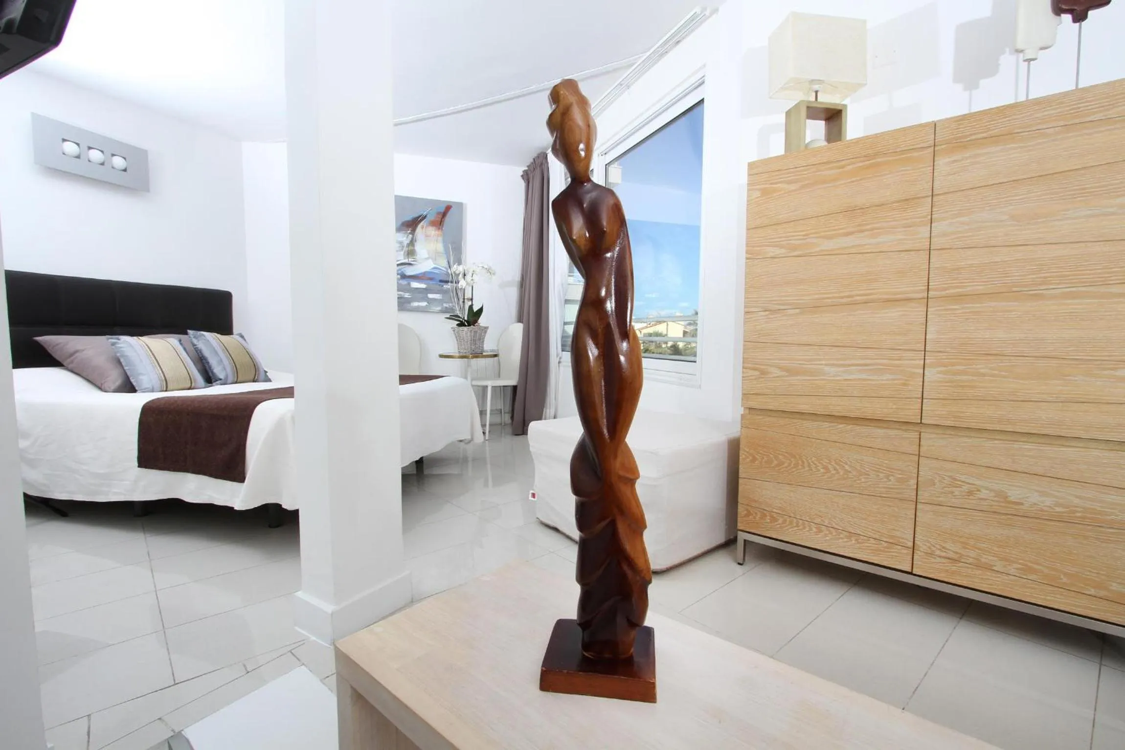 Photo of the whole room, Bed in Bleu Mer Duplex & Suites