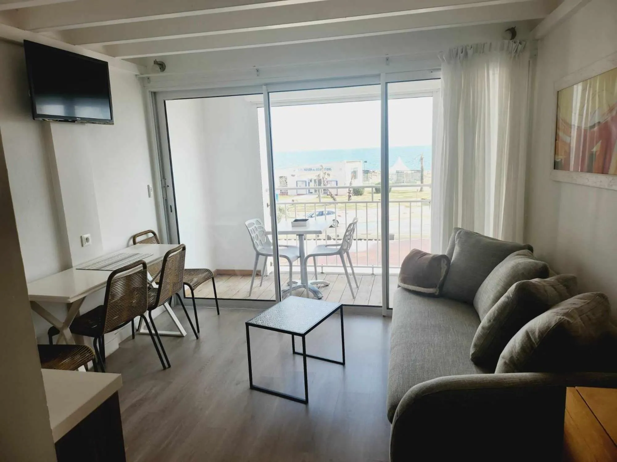 TV and multimedia in Bleu Mer Duplex & Suites