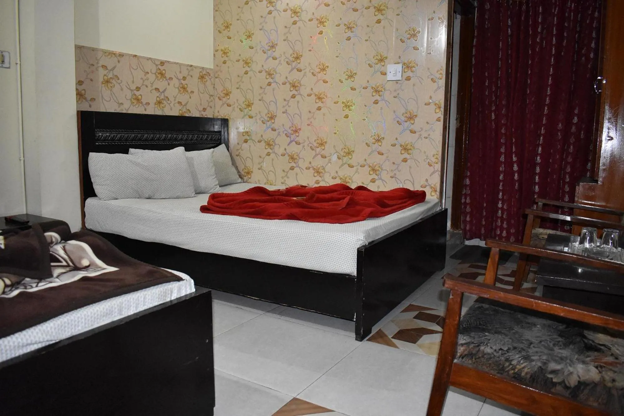 Bed in Hotel Islamabad Metro Inn