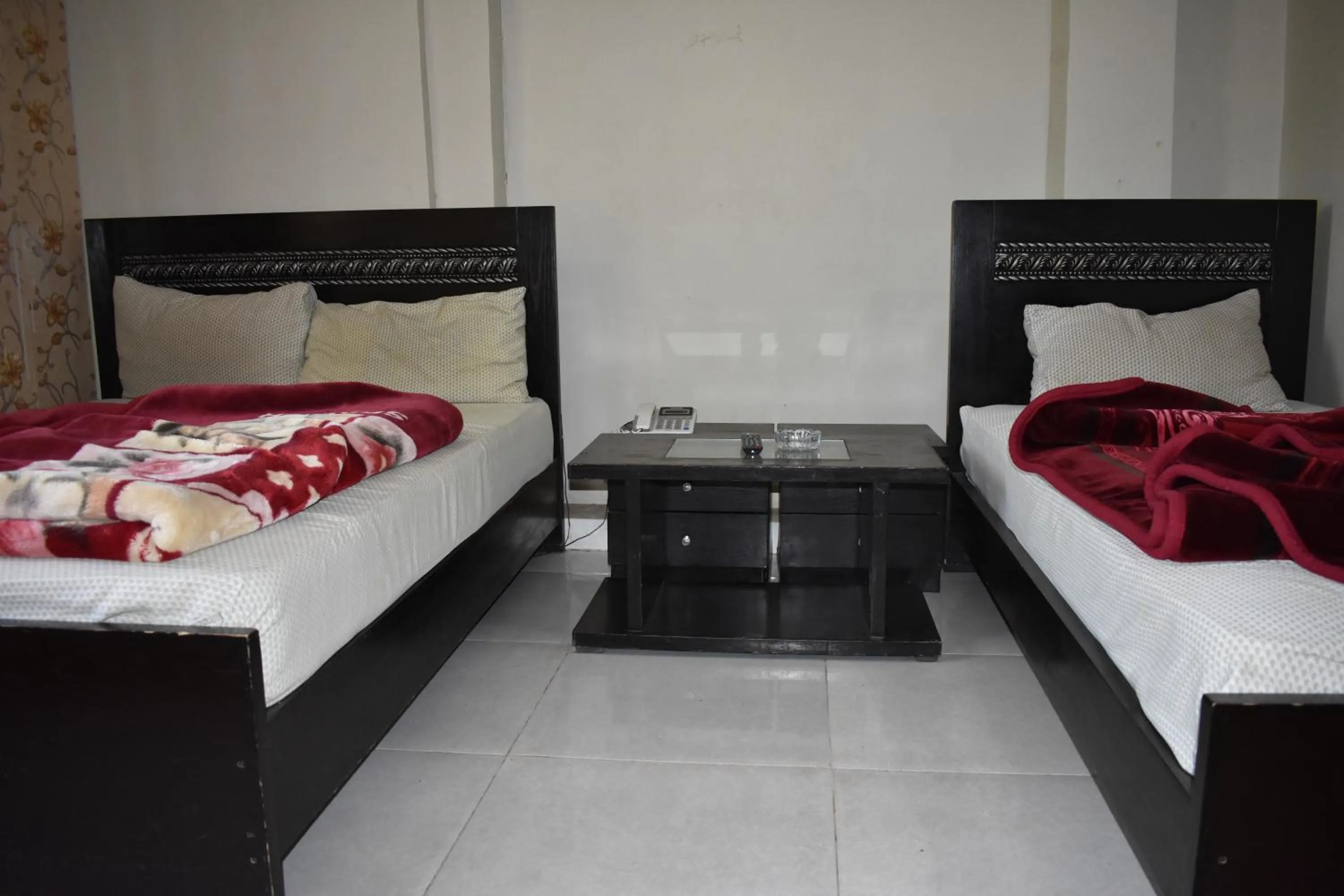 Bed in Hotel Islamabad Metro Inn