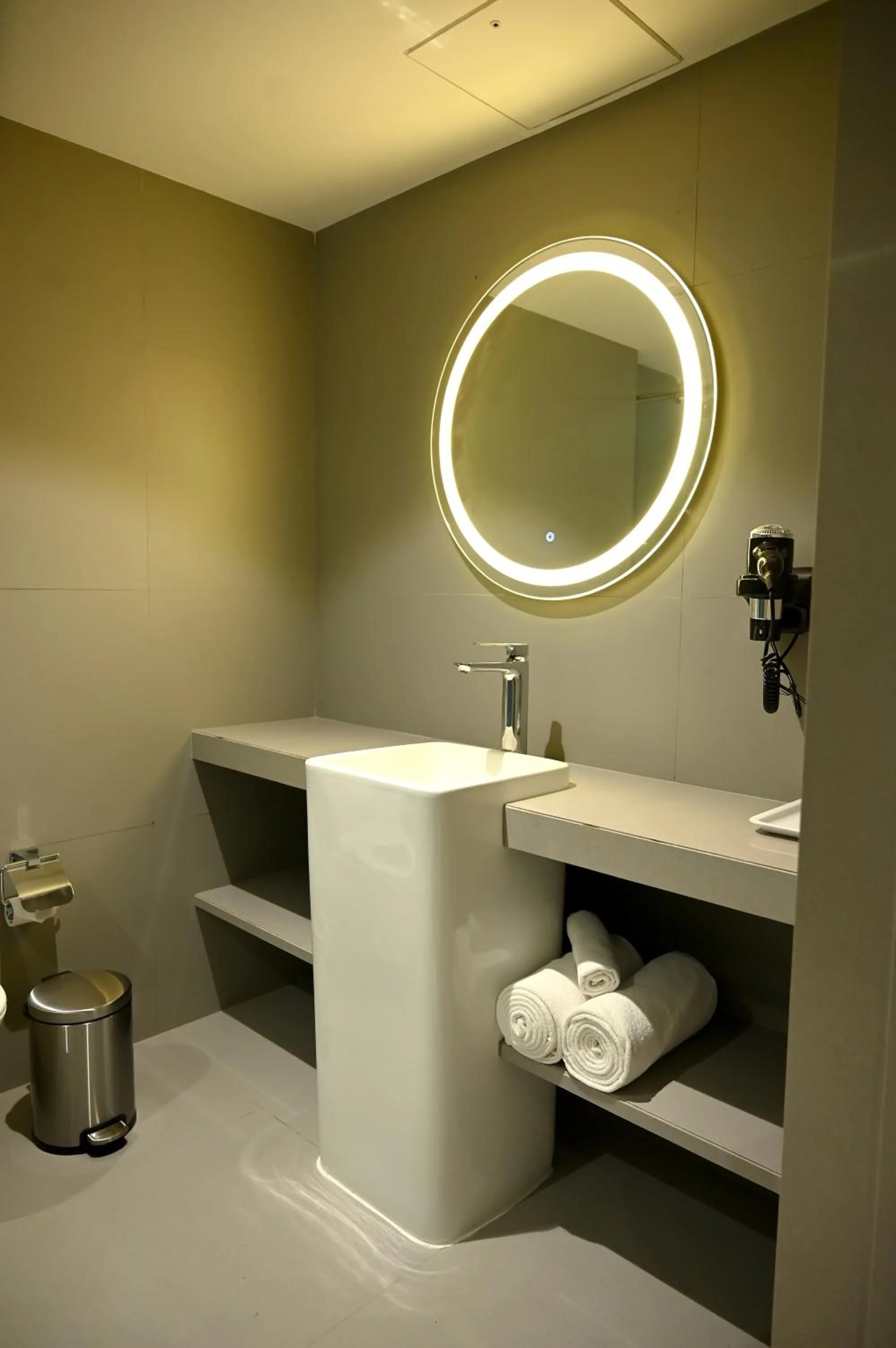 MARIGOLD-Newly Renovated Hotel