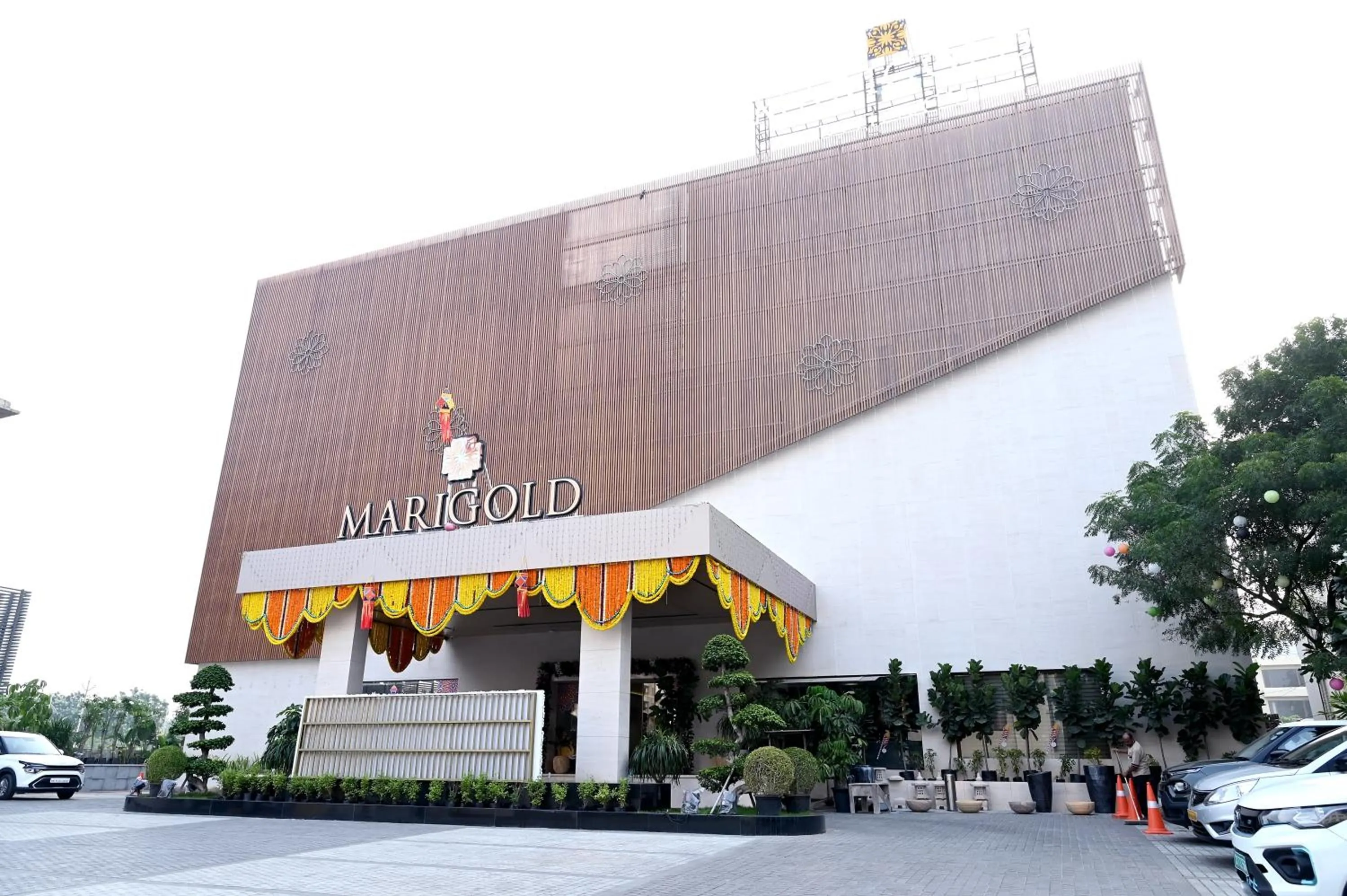 MARIGOLD-Newly Renovated Hotel