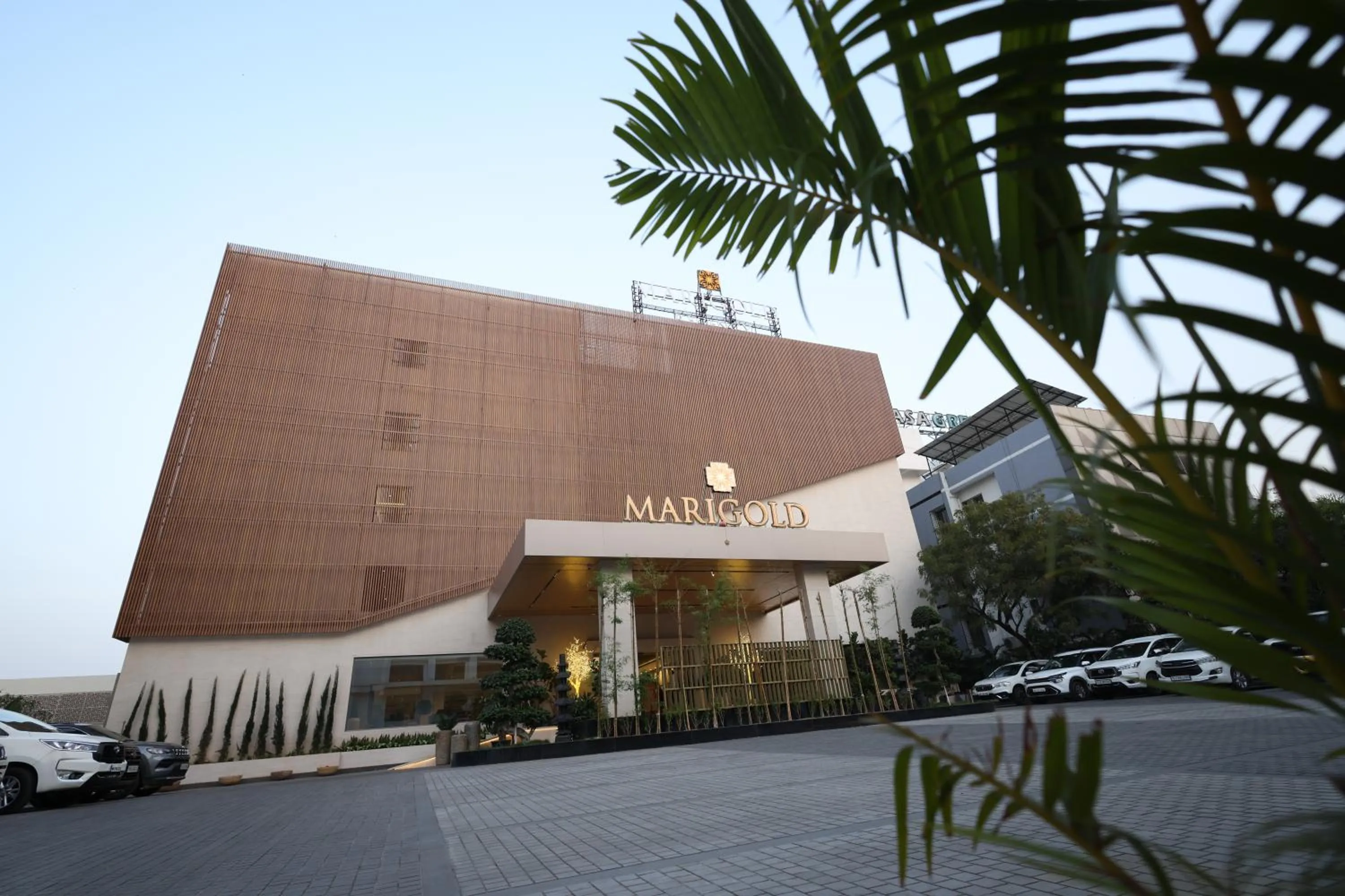 MARIGOLD-Newly Renovated Hotel