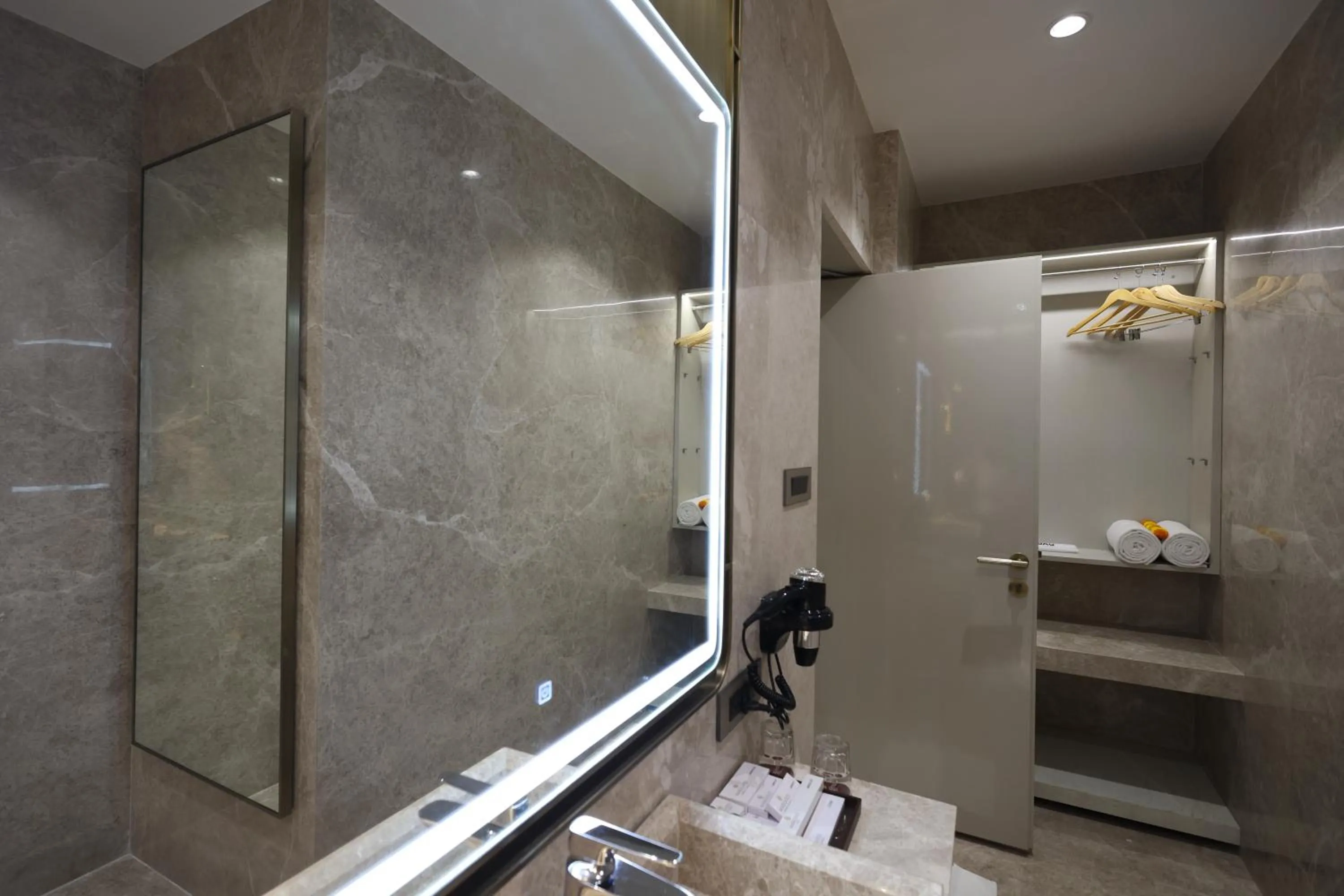 MARIGOLD-Newly Renovated Hotel