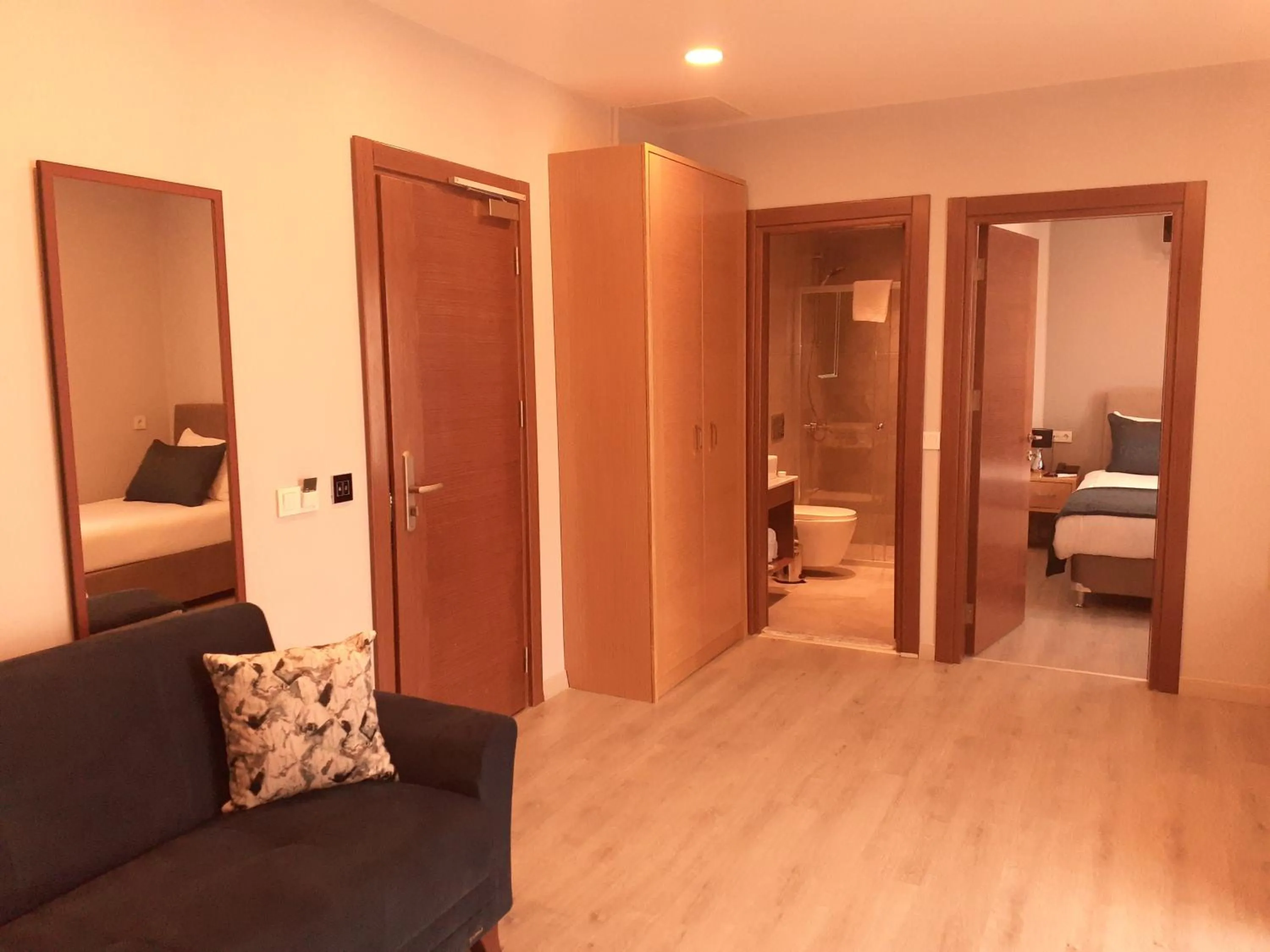 Shower, Bed in Liberi Hotel Taksim