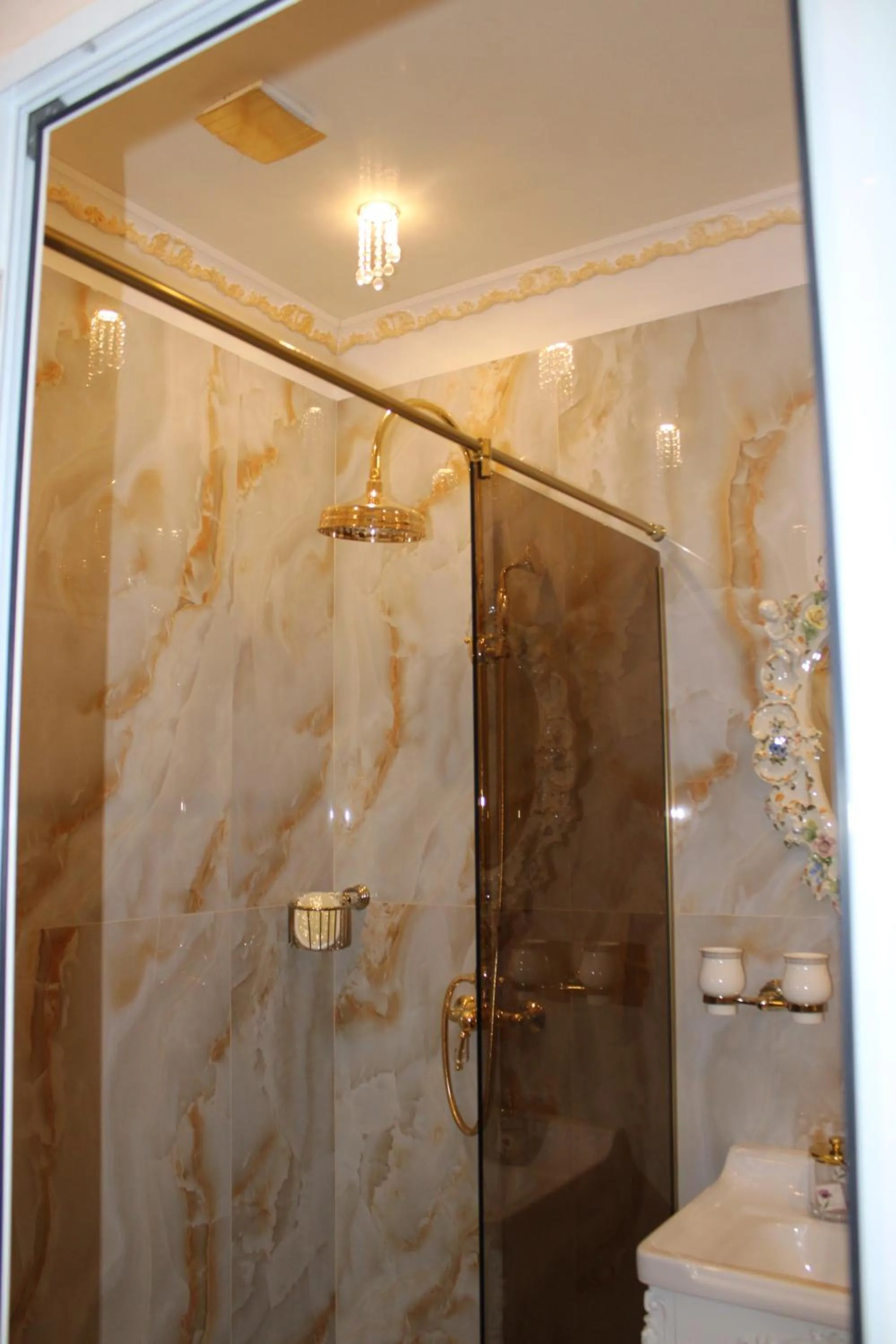 Shower in FD Luxury rooms