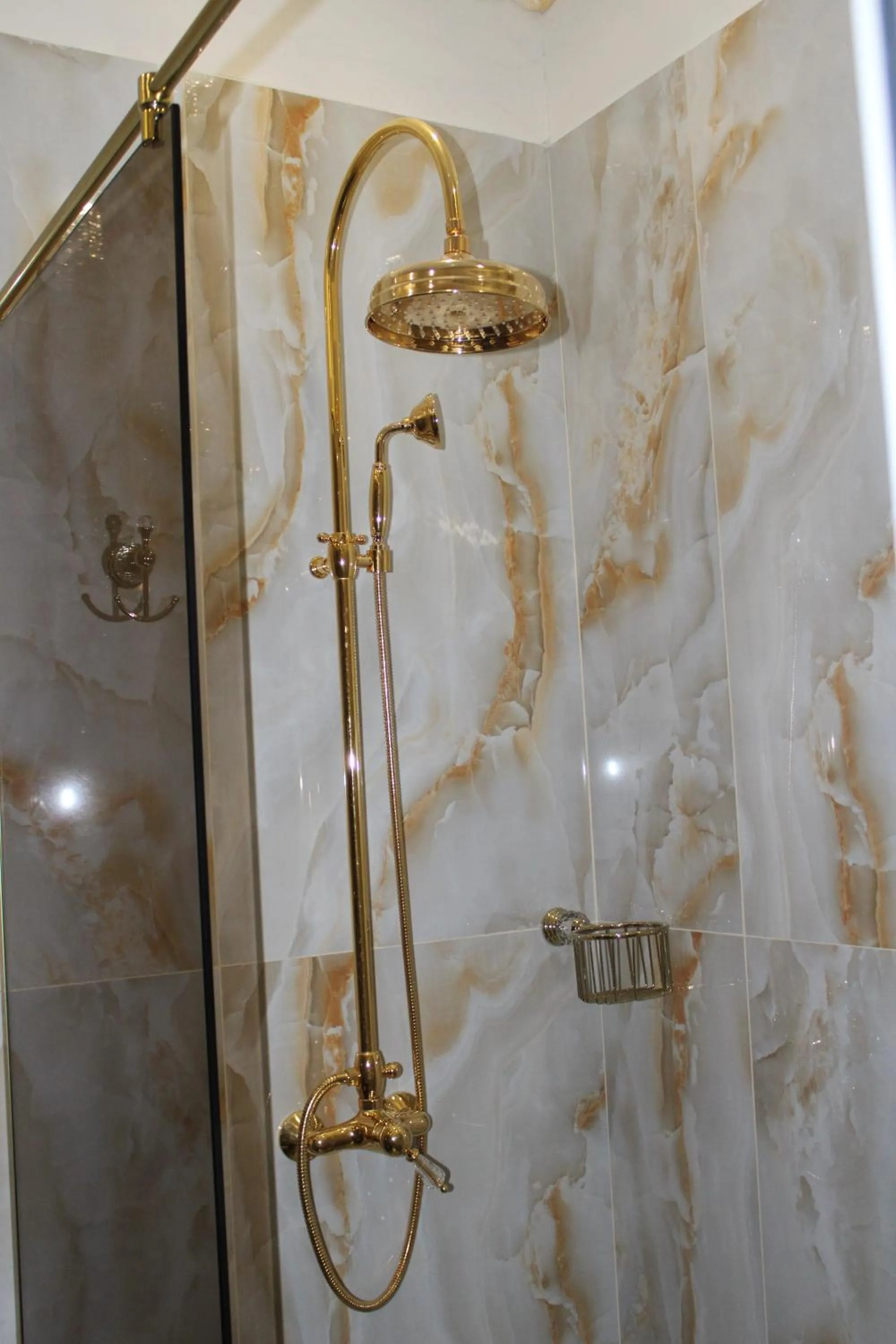 Bathroom in FD Luxury rooms