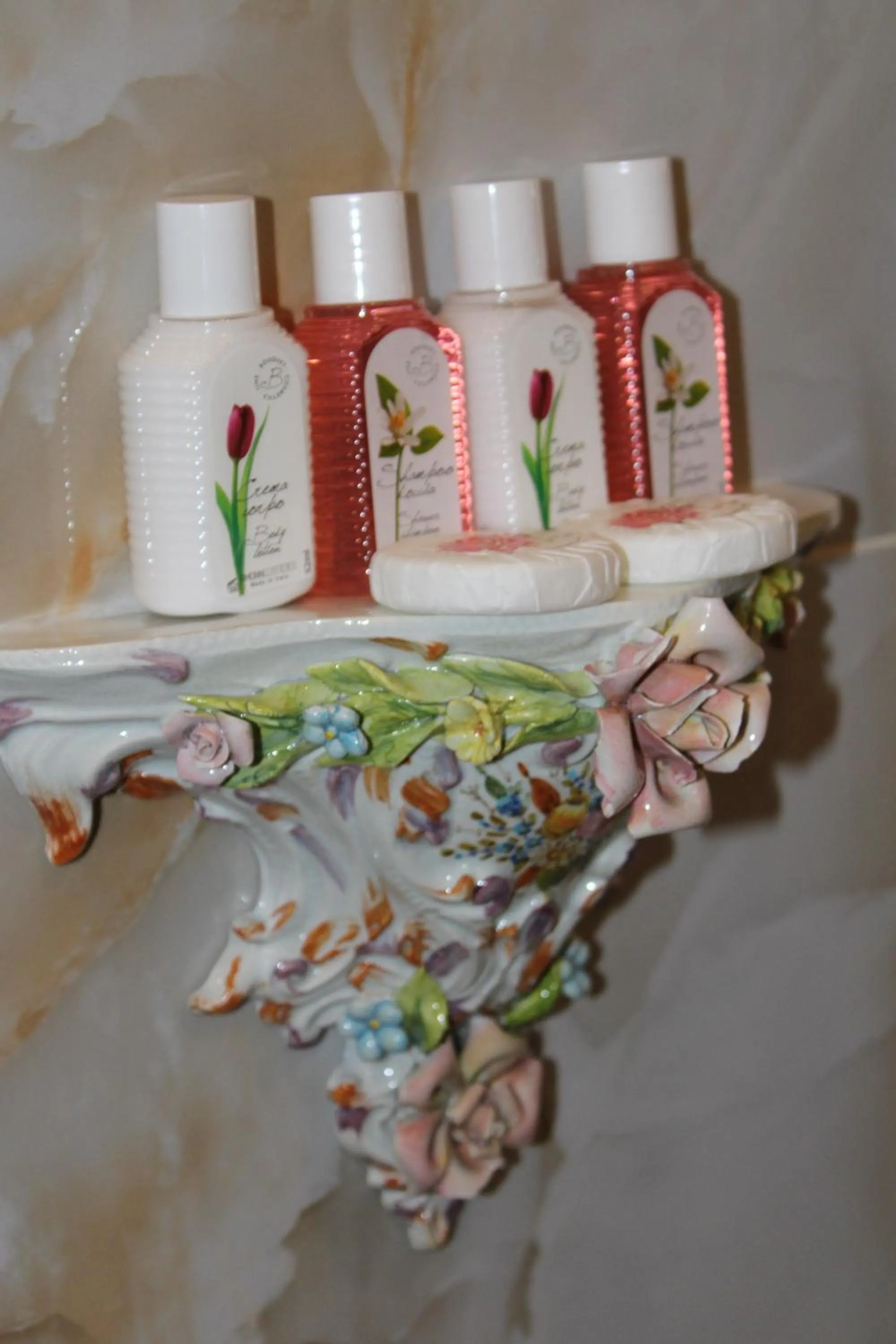 Decorative detail in FD Luxury rooms