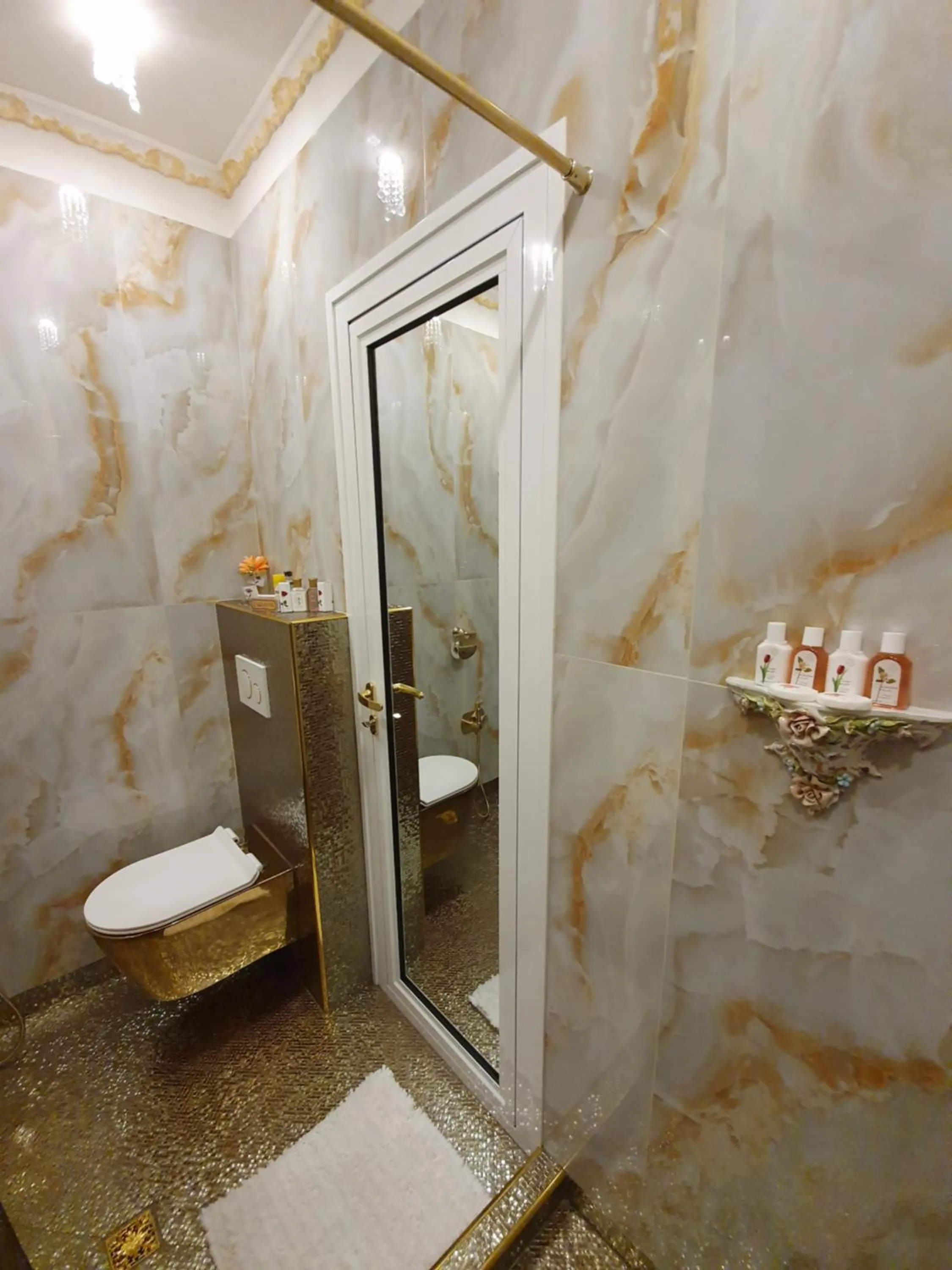 Bathroom in FD Luxury rooms