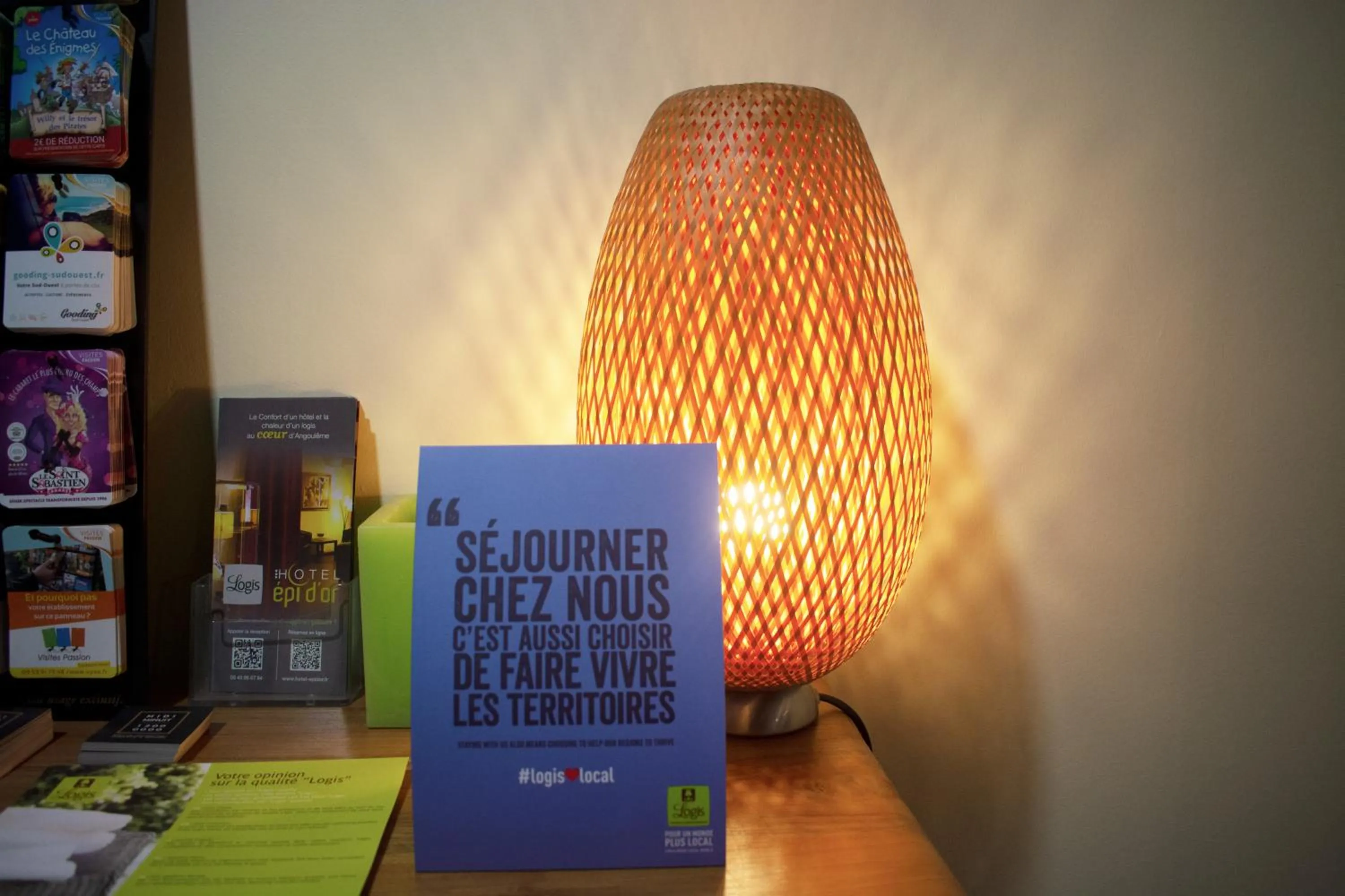 Lobby or reception in Logis Hotel Epi d'Or