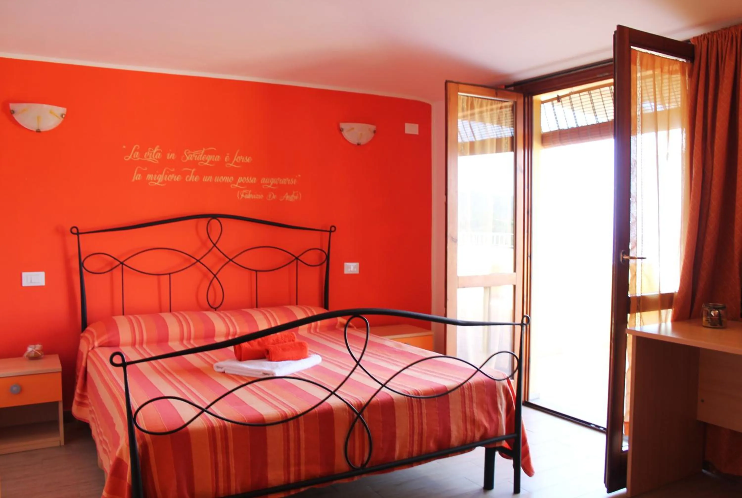 Photo of the whole room in B&B L'alba Nel Golfo