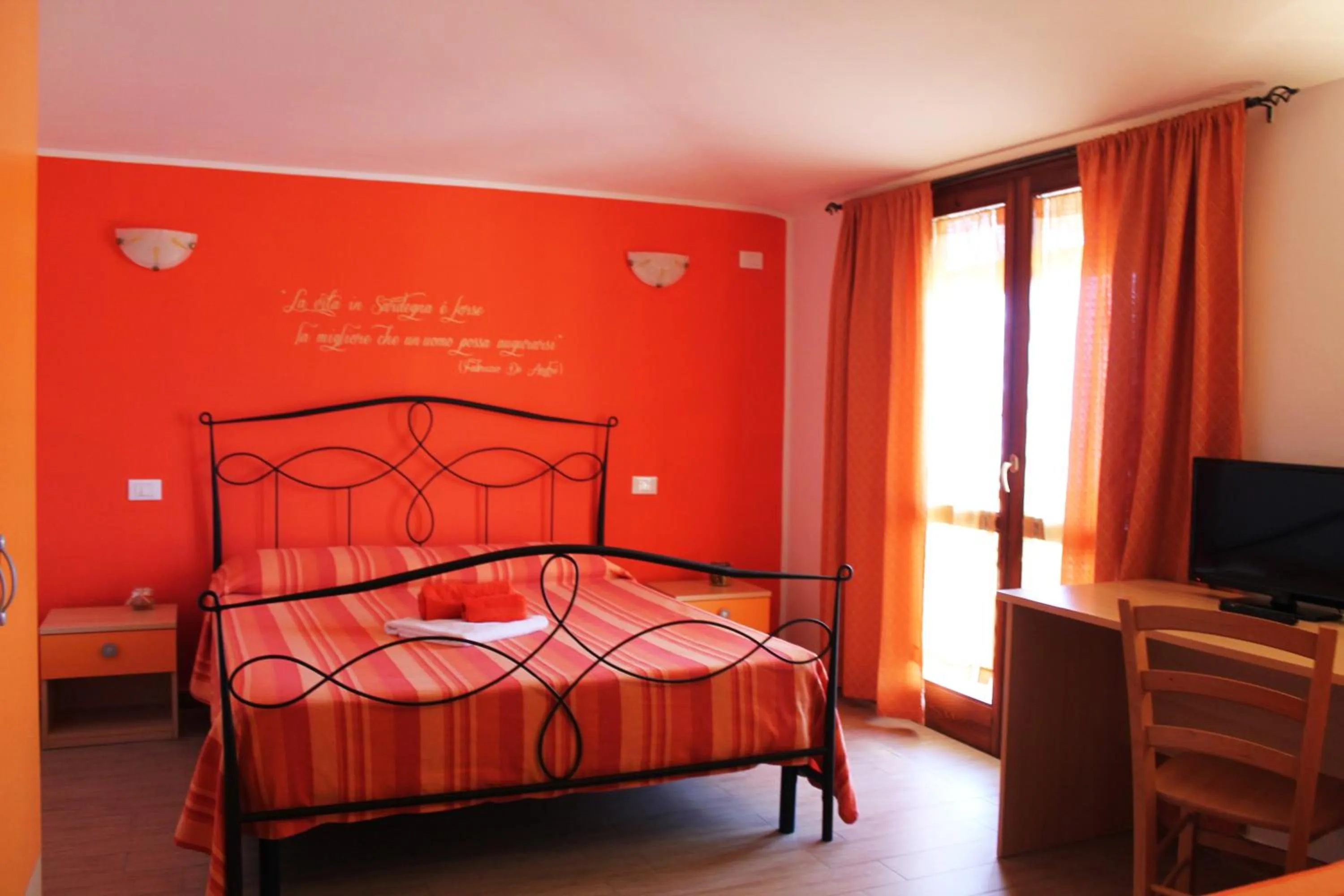 Photo of the whole room in B&B L'alba Nel Golfo