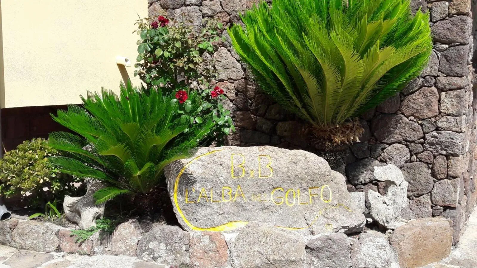 Garden in B&B L'alba Nel Golfo