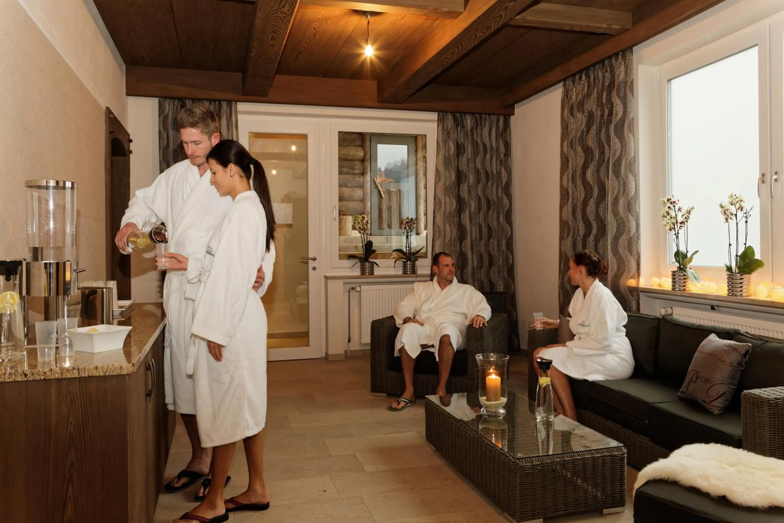 group of guests in Wellnesshotel Hofbräuhaus