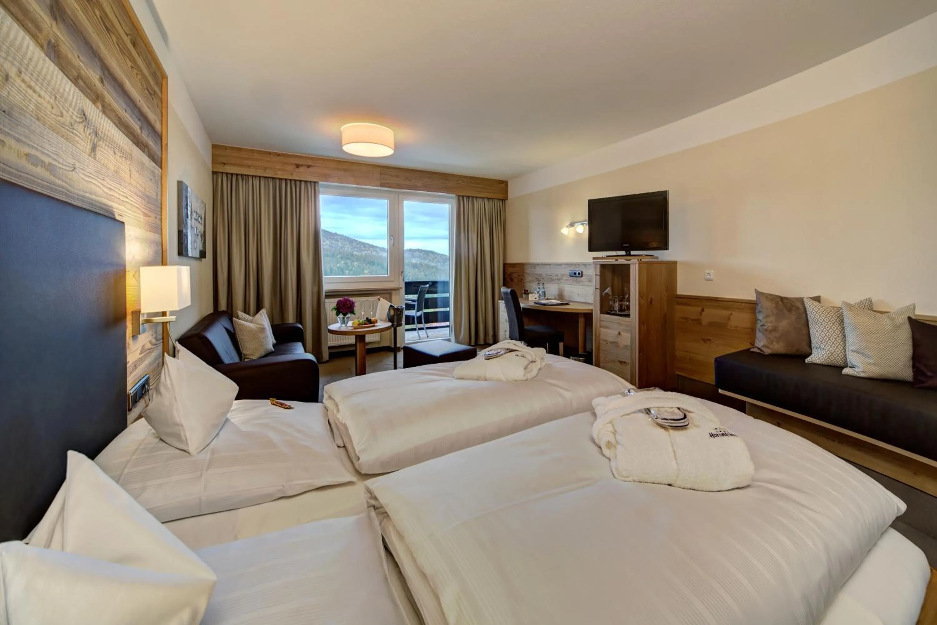 Photo of the whole room, Bed in Wellnesshotel Hofbräuhaus