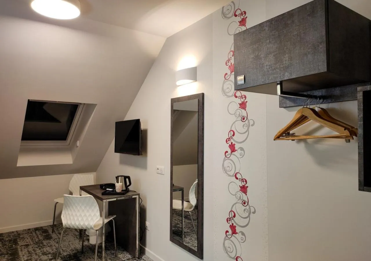 Bedroom in The Originals City, Hôtel Mulhouse, Ile Napoleon