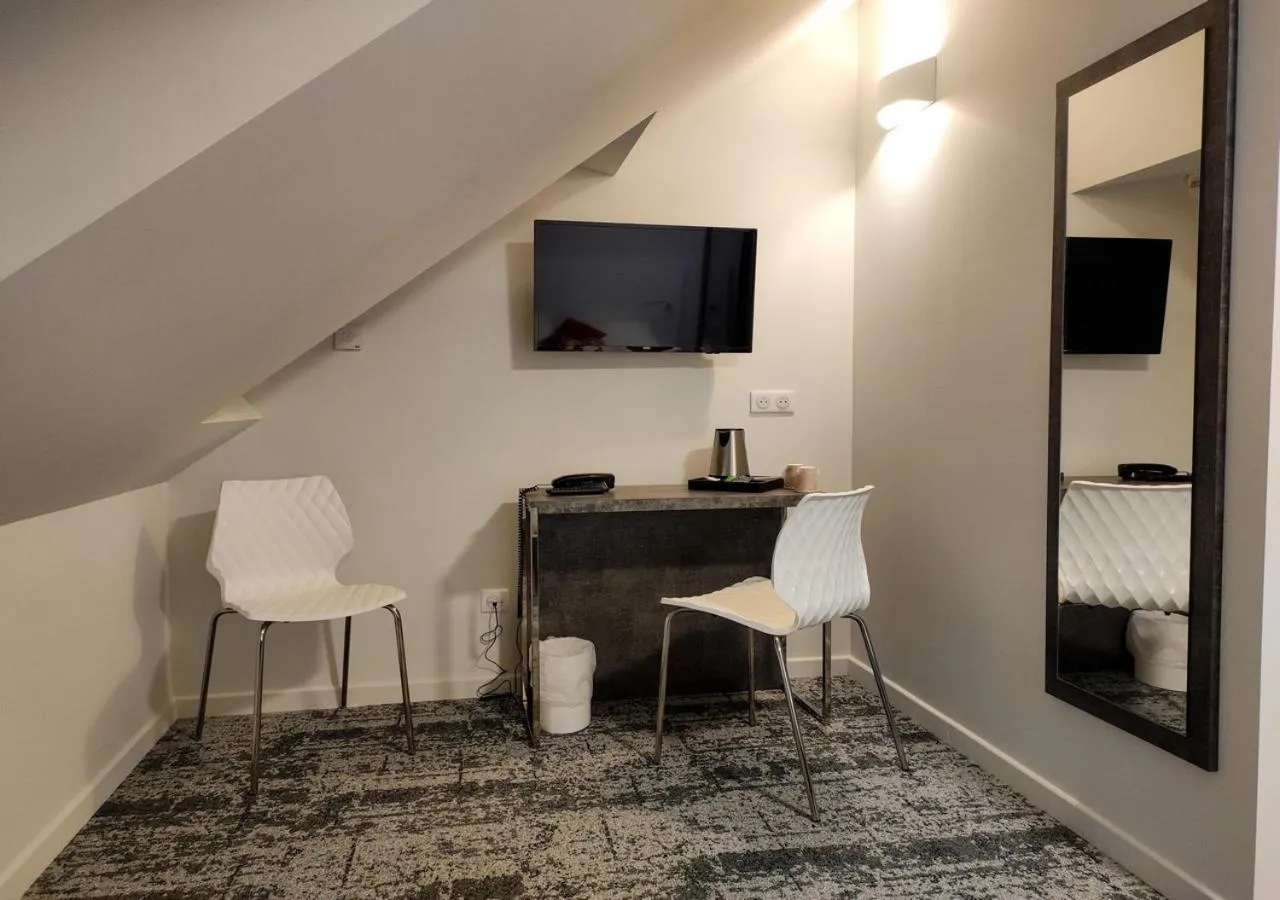 Seating area in The Originals City, Hôtel Mulhouse, Ile Napoleon