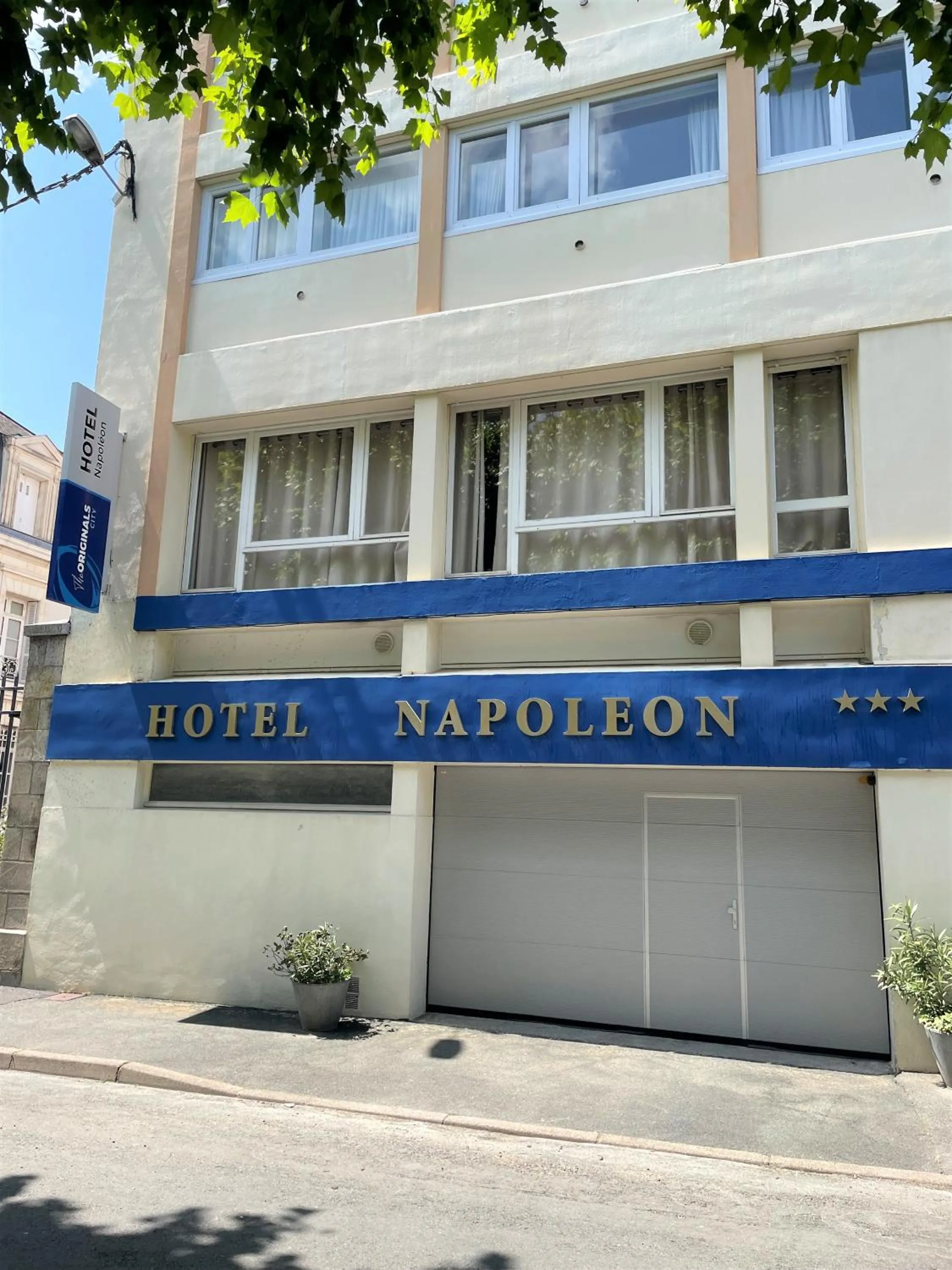 Property building in The Originals City, Hôtel Napoléon, La Roche-sur-Yon
