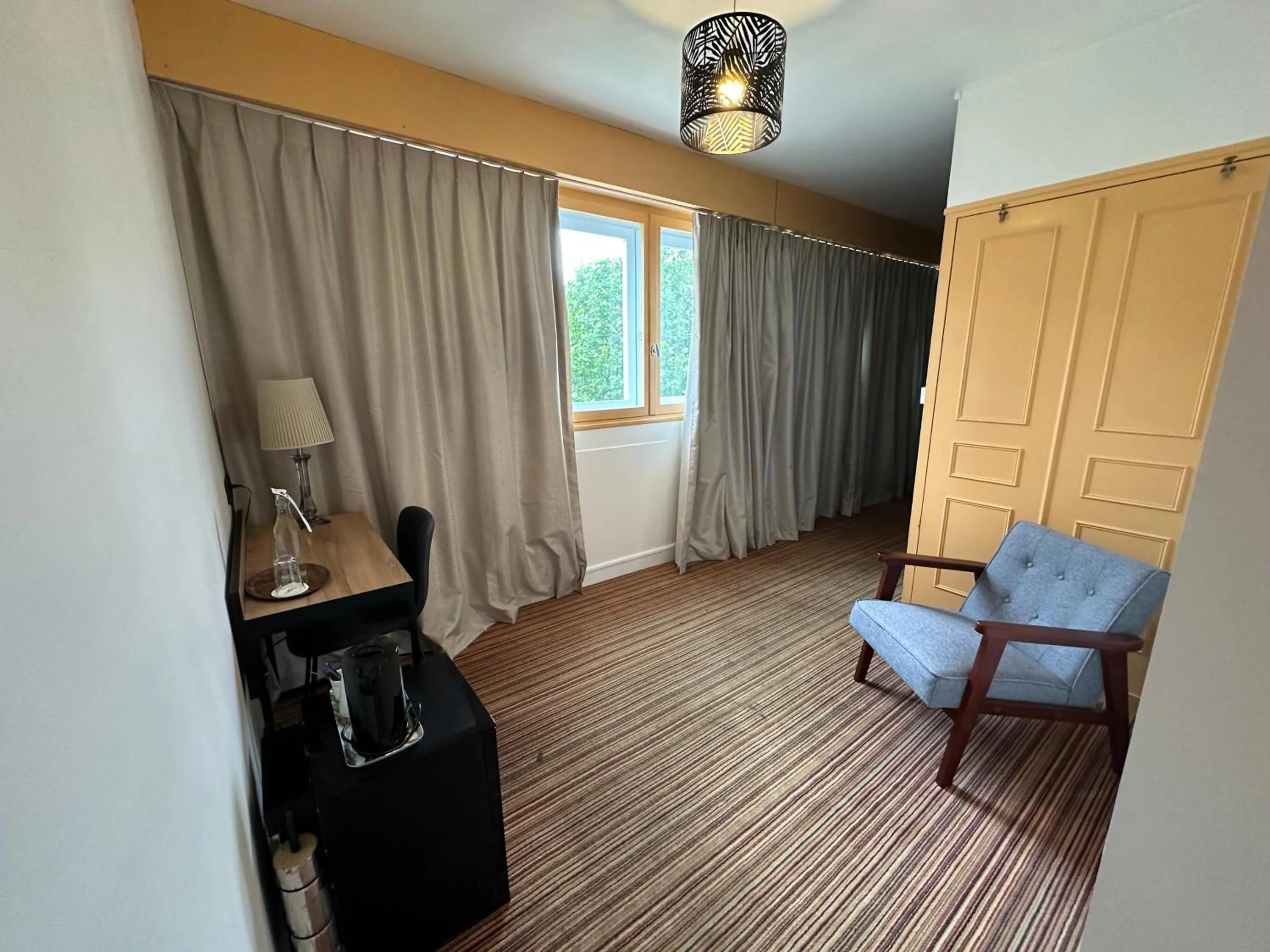 Seating area in The Originals City, Hôtel Napoléon, La Roche-sur-Yon