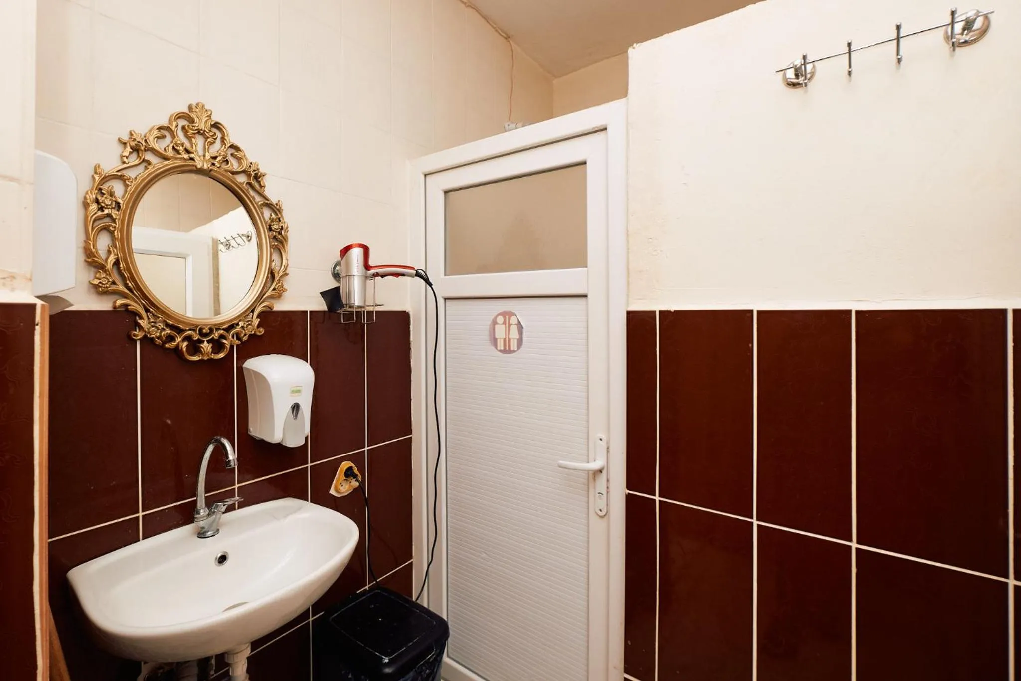 Bathroom in hostel vague