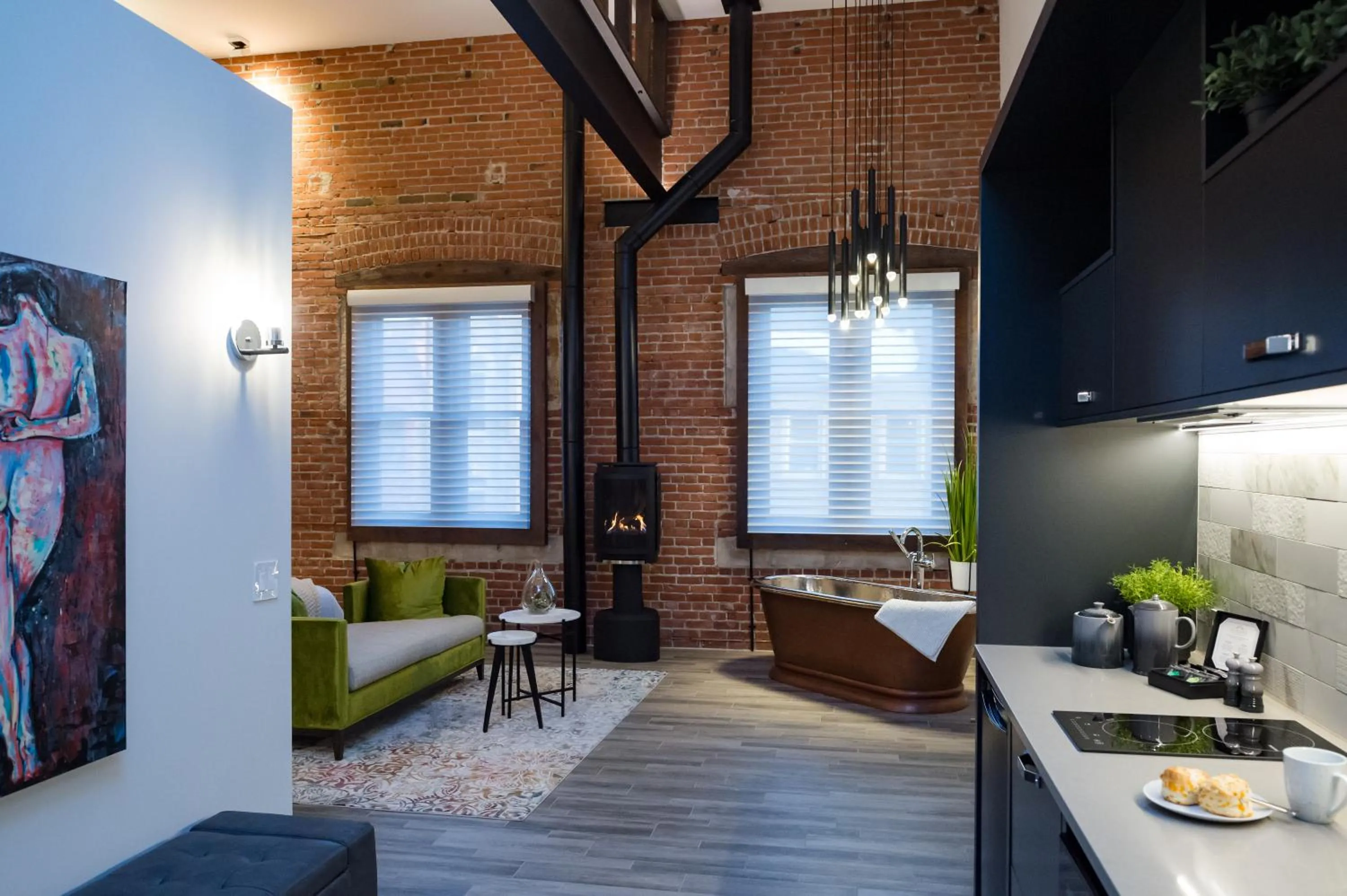 Bath in 48 King West Boutique Hotel