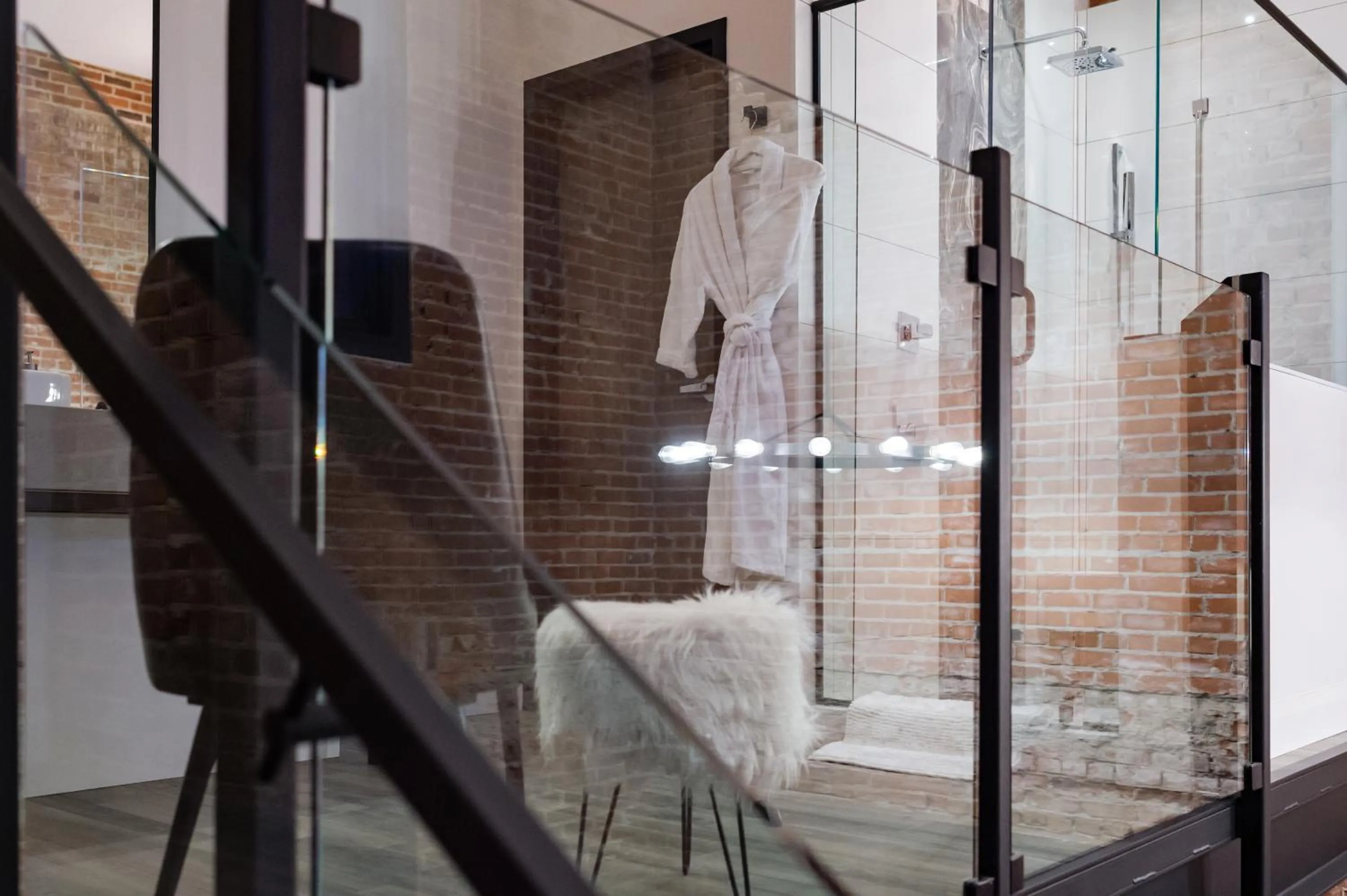 Shower in 48 King West Boutique Hotel