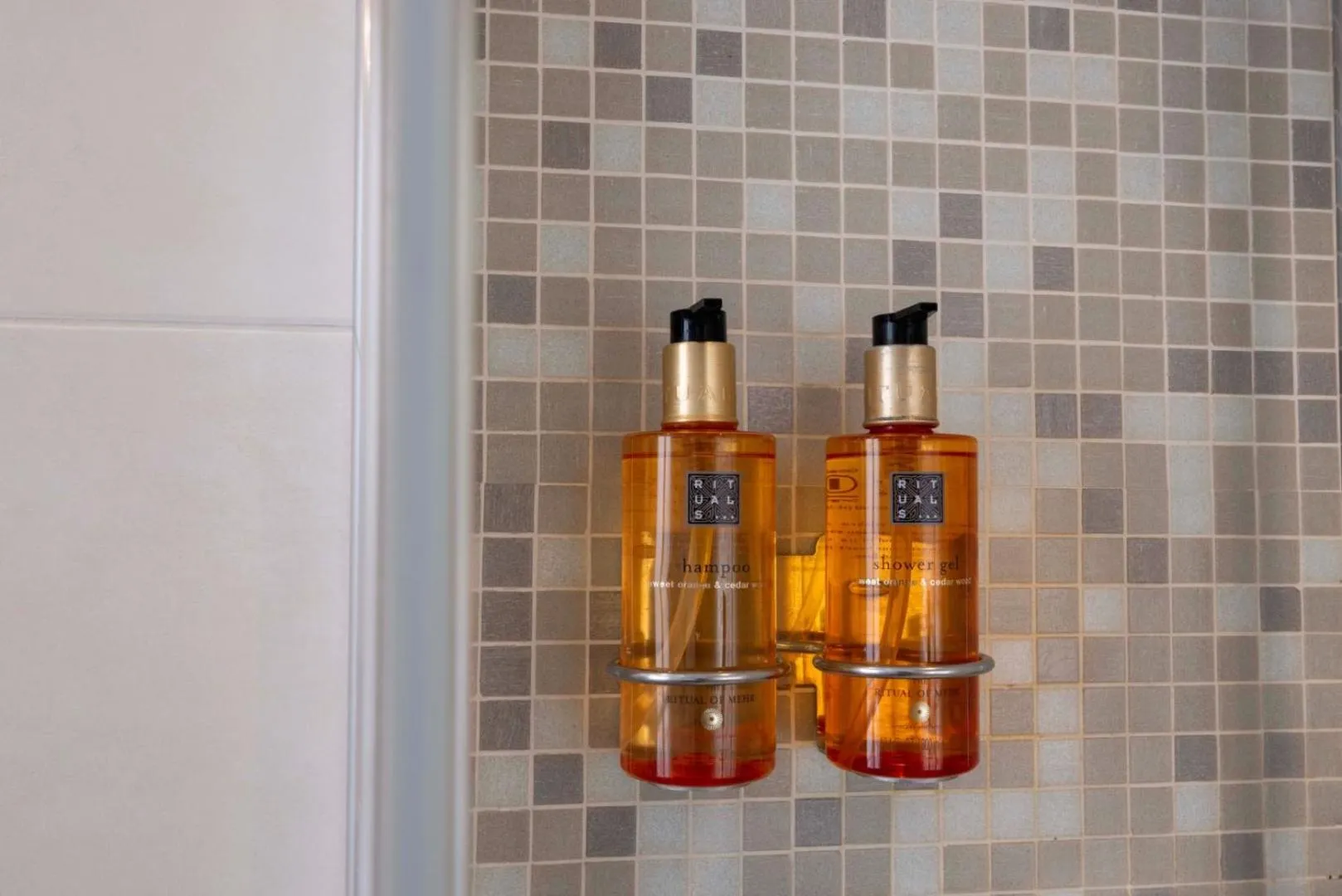 Bathroom in Hotel le 46