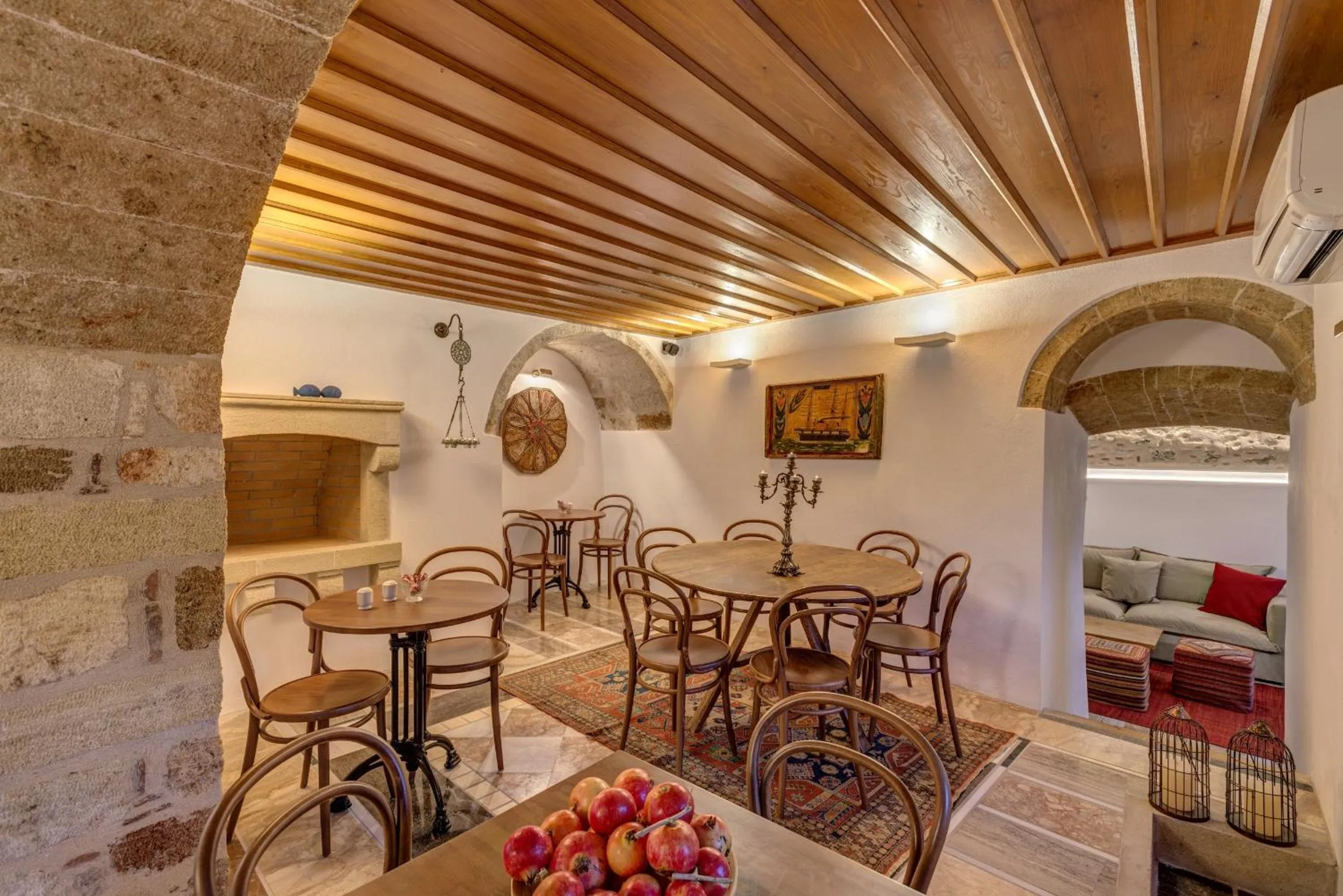 Restaurant/places to eat in Malvasia Traditional Hotel