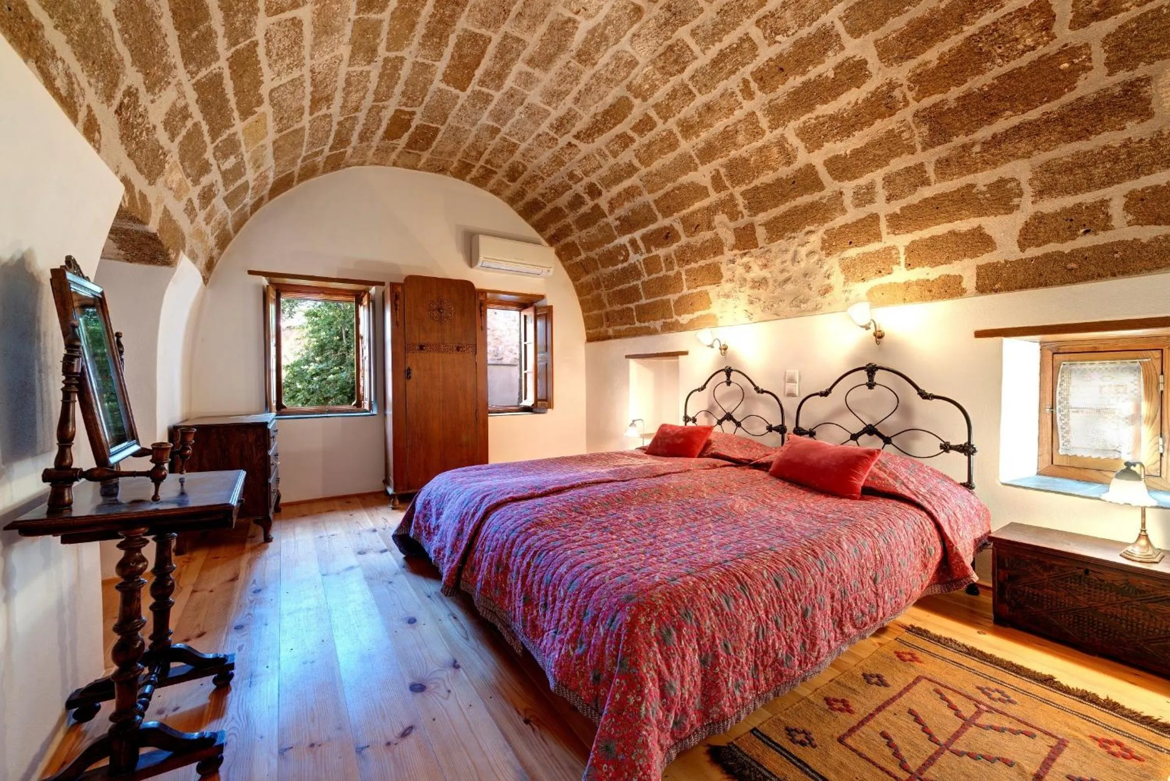 Bedroom, Bed in Malvasia Traditional Hotel