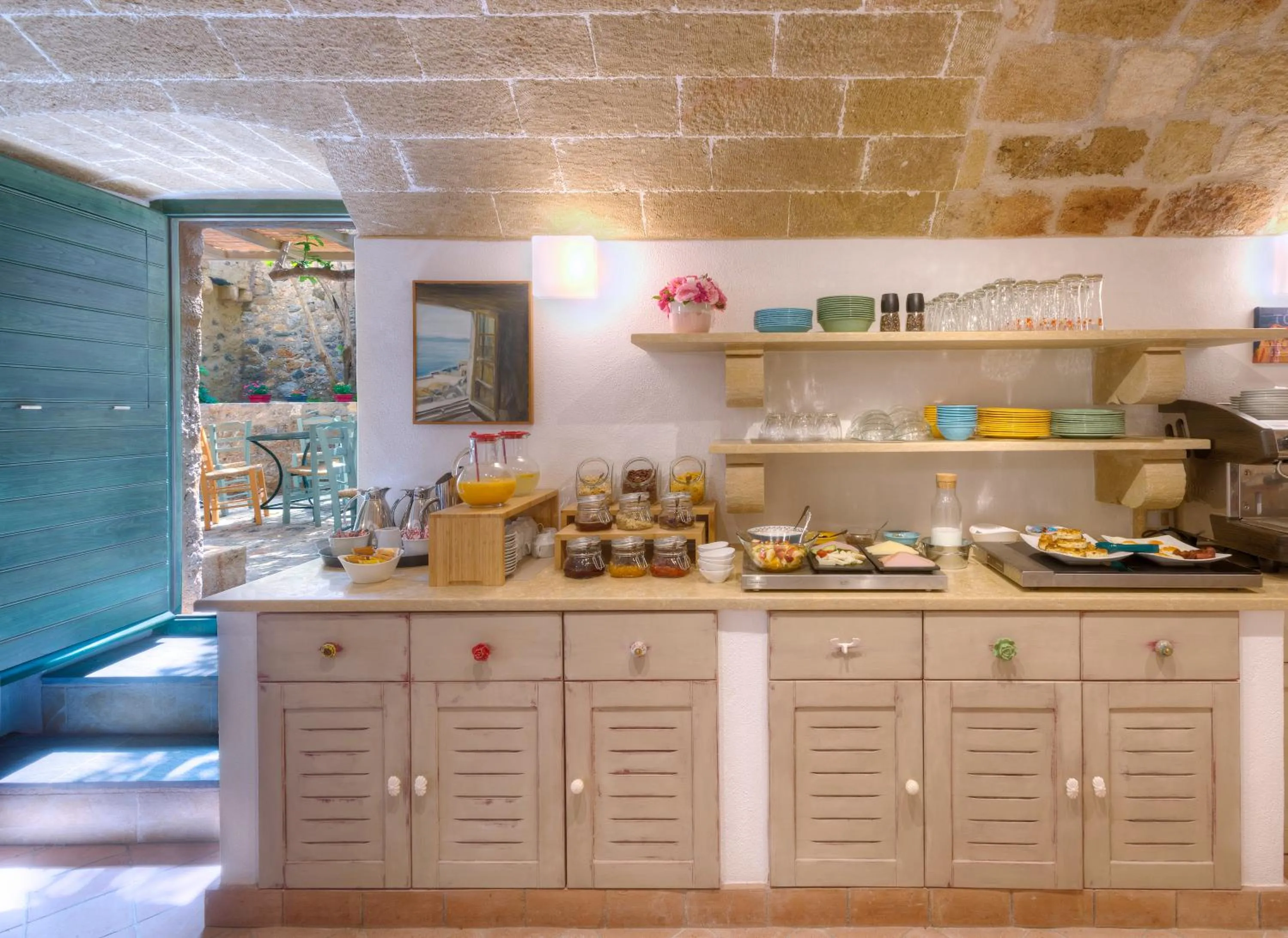 Buffet breakfast in Ritsos Guesthouse