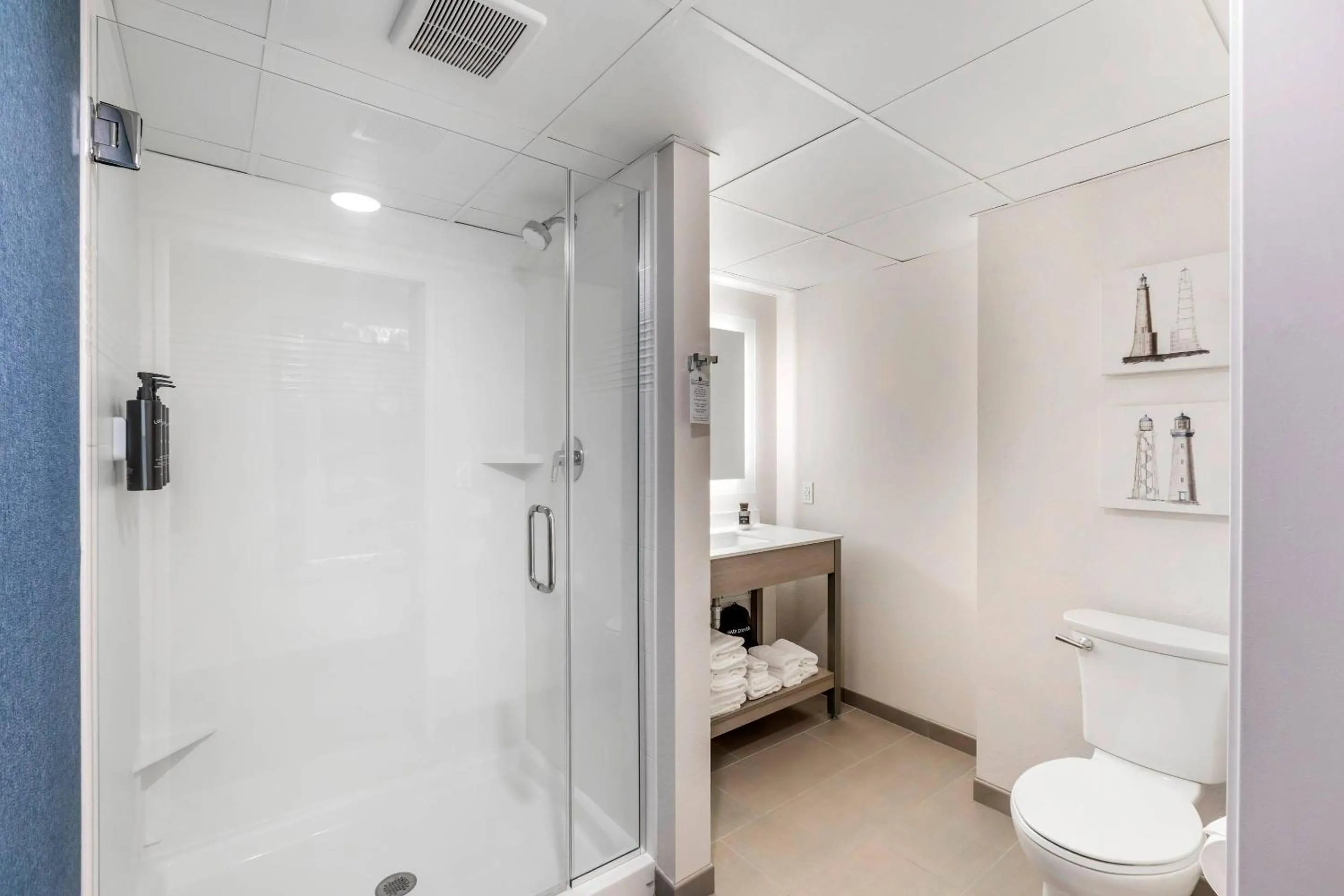 Bedroom in The Harborview on Lake Michigan, Ascend Hotel Collection