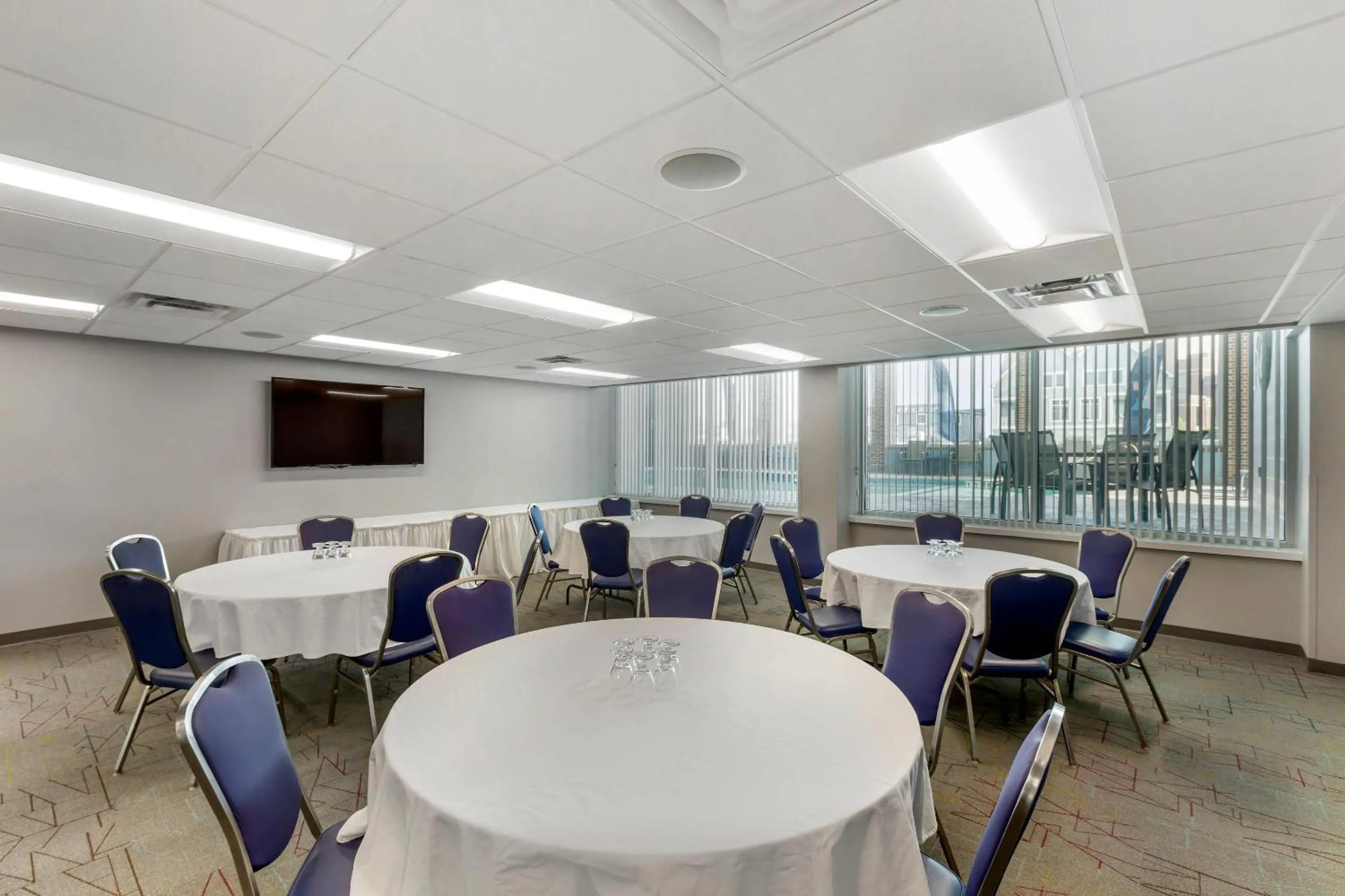 Business facilities in The Harborview on Lake Michigan, Ascend Hotel Collection