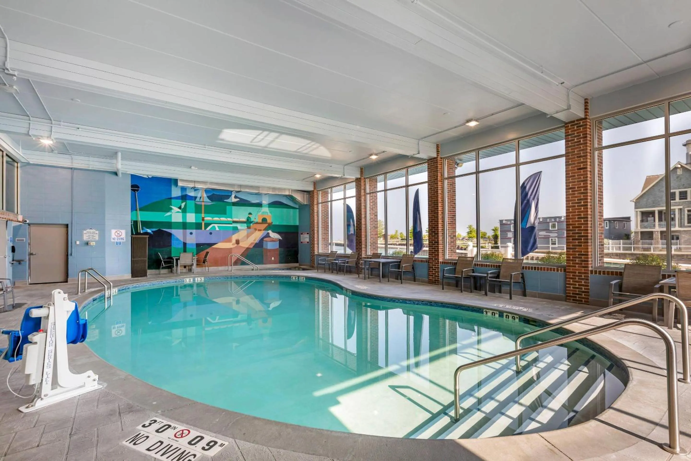 Swimming pool in The Harborview on Lake Michigan, Ascend Hotel Collection