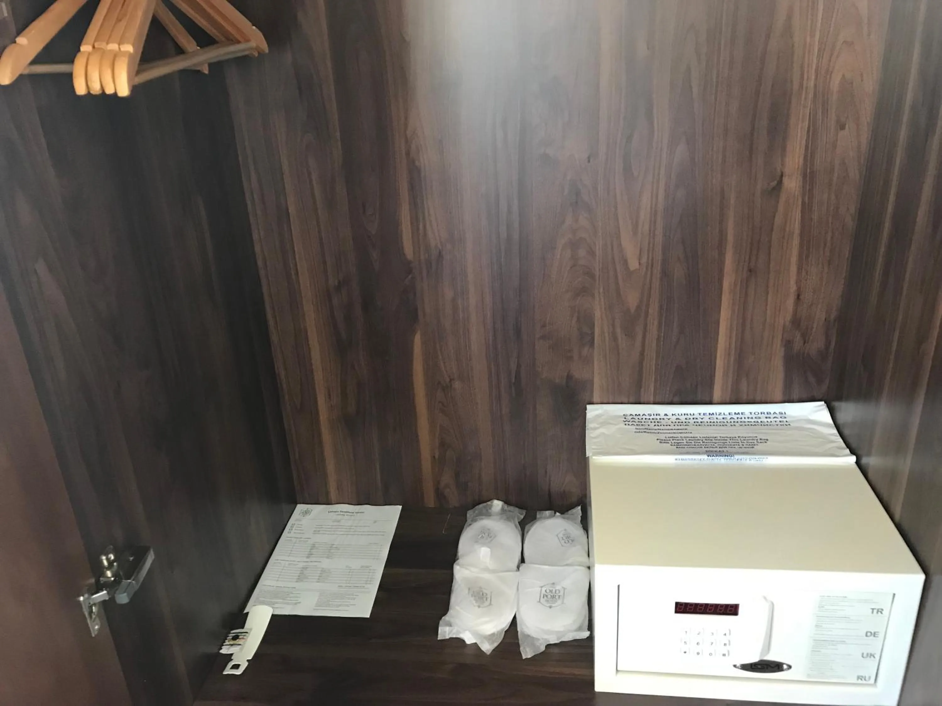 Area and facilities in Old Port Hotel Suit