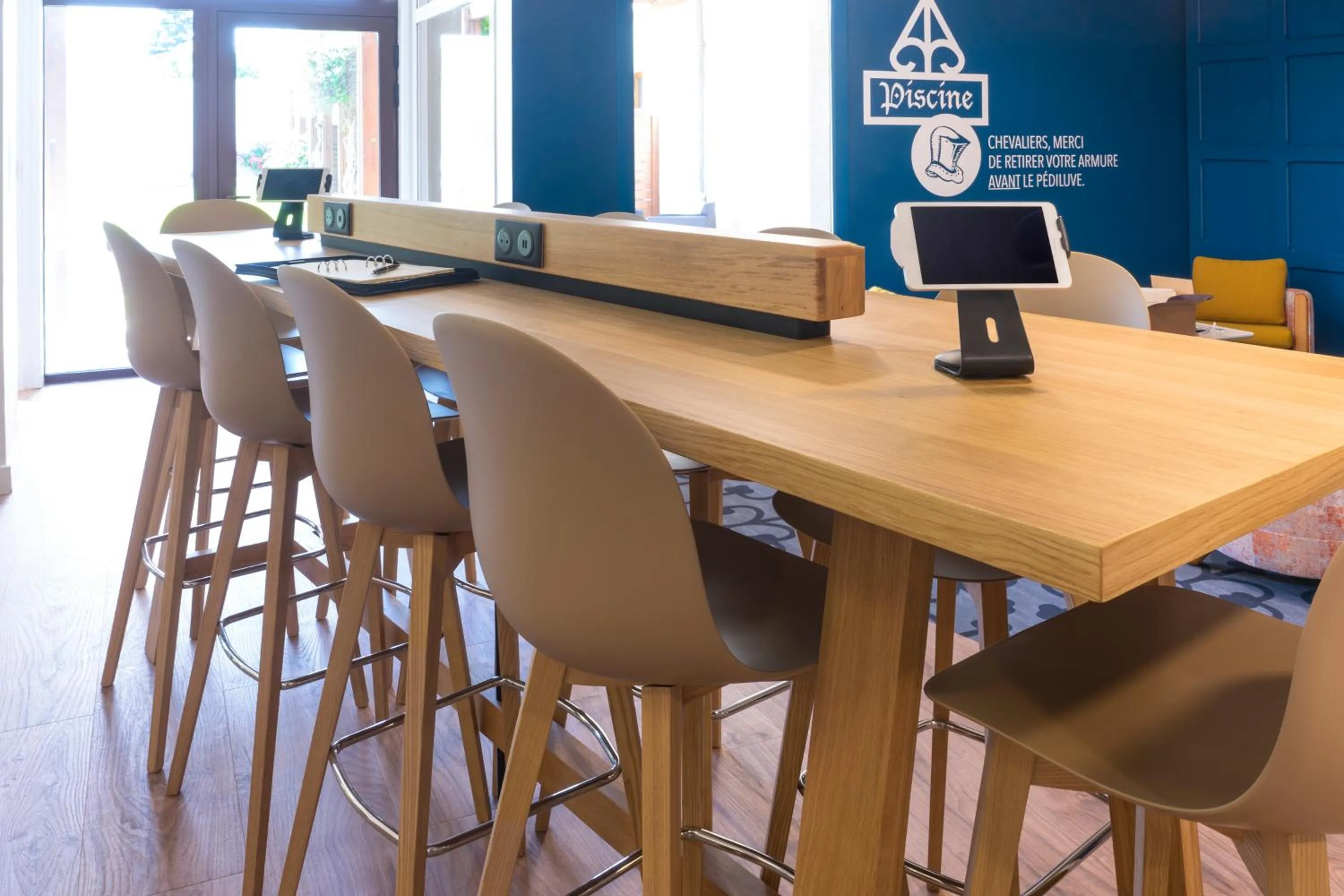 Lounge or bar in ibis Styles Carcassonne La Cité